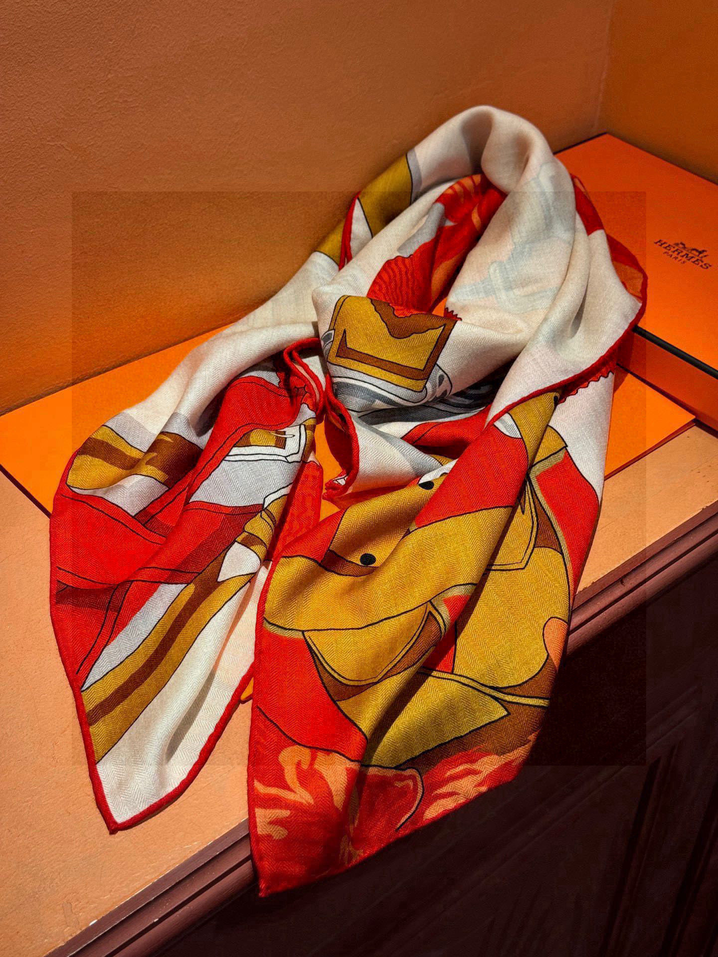  羊绒新款🆕👏👏买了都说好看‼️推荐💕爱马仕双面同色羊绒方巾，【双面同色140】顶级工艺超值‼️爱马仕专