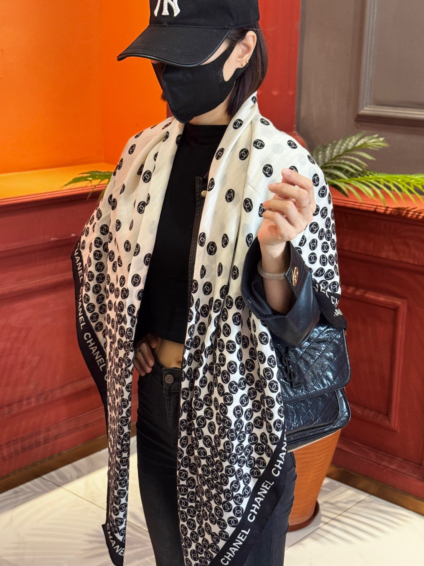  Chanel 25s秋冬新品～
【140顶级丝毛双面同色披肩】

25s 秋冬披肩设计真的好有突破
粉