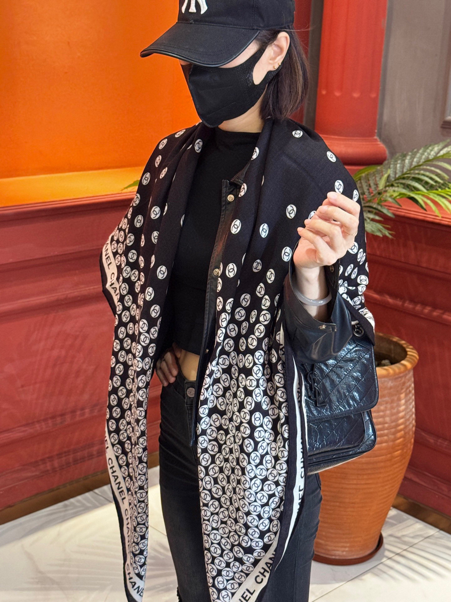  Chanel 25s秋冬新品～
【140顶级丝毛双面同色披肩】

25s 秋冬披肩设计真的好有突破
粉