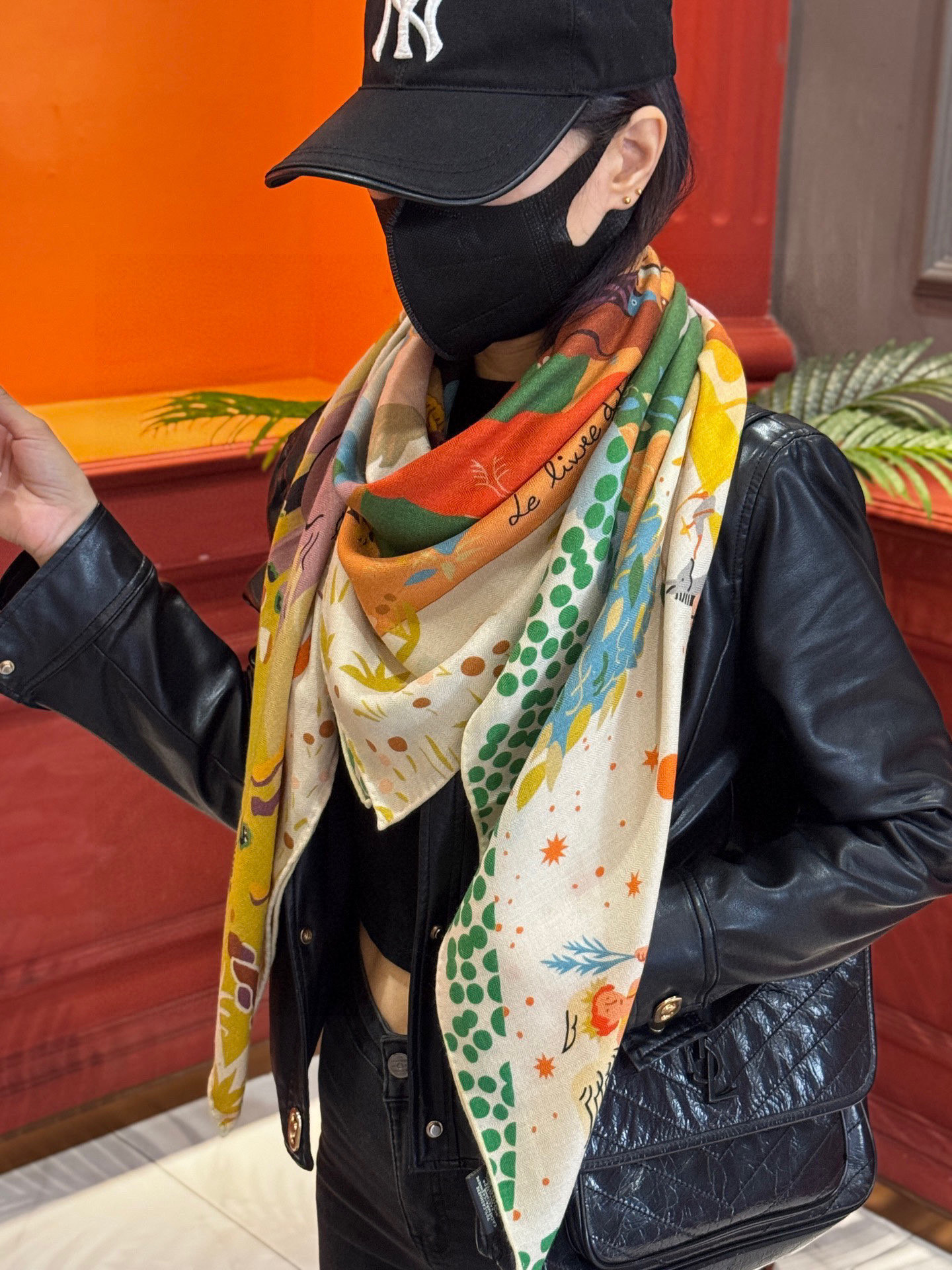  新款现货💖💖140丝绒方巾双面同色（专柜同步Hermes爱马仕）‼️抢‼️VIP推荐 ‼️下手一定要快