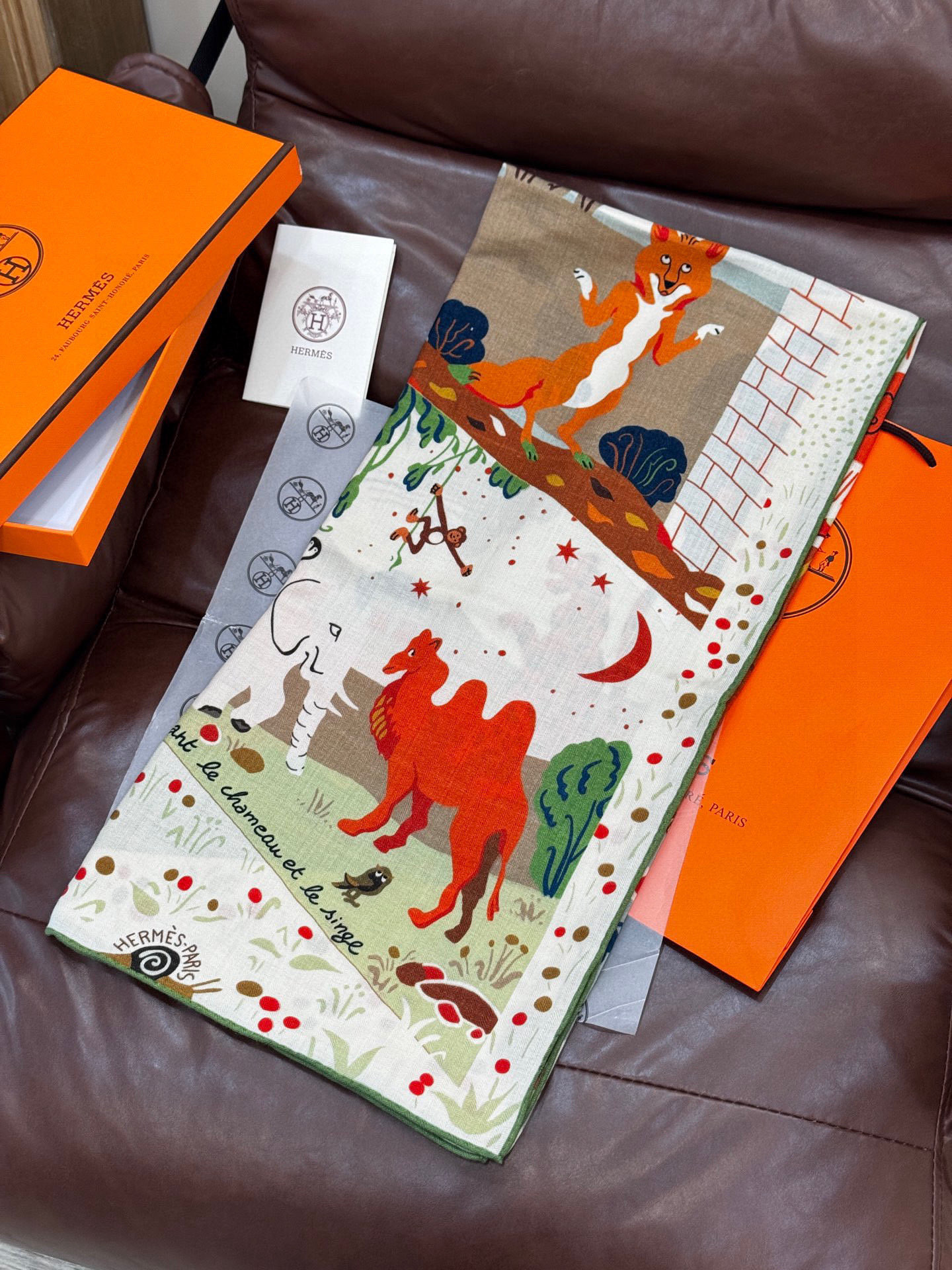  新款现货💖💖140丝绒方巾双面同色（专柜同步Hermes爱马仕）‼️抢‼️VIP推荐 ‼️下手一定要快