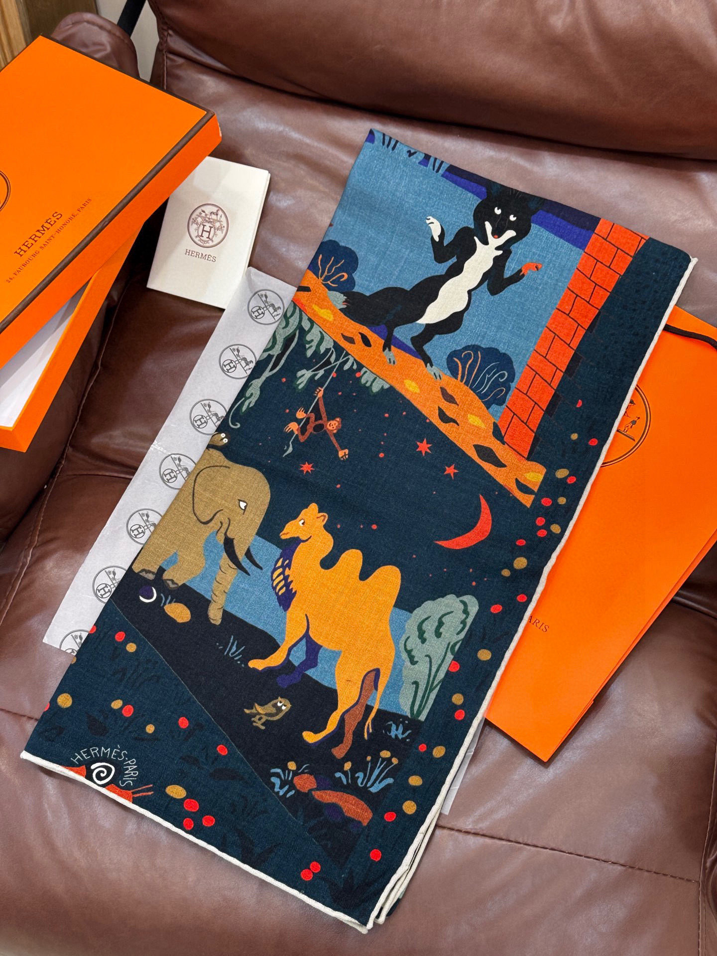  新款现货💖💖140丝绒方巾双面同色（专柜同步Hermes爱马仕）‼️抢‼️VIP推荐 ‼️下手一定要快