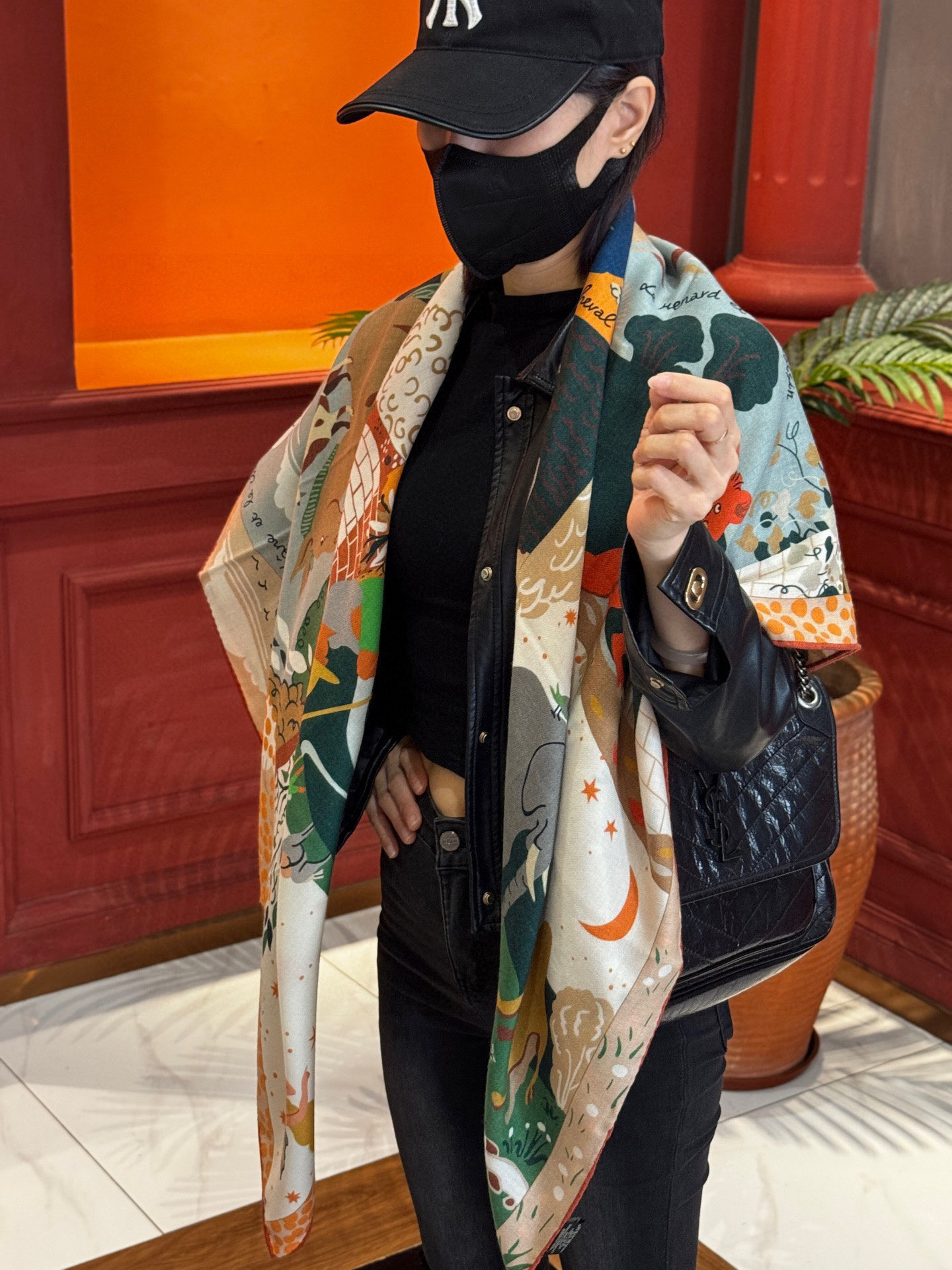  新款现货💖💖140丝绒方巾双面同色（专柜同步Hermes爱马仕）‼️抢‼️VIP推荐 ‼️下手一定要快