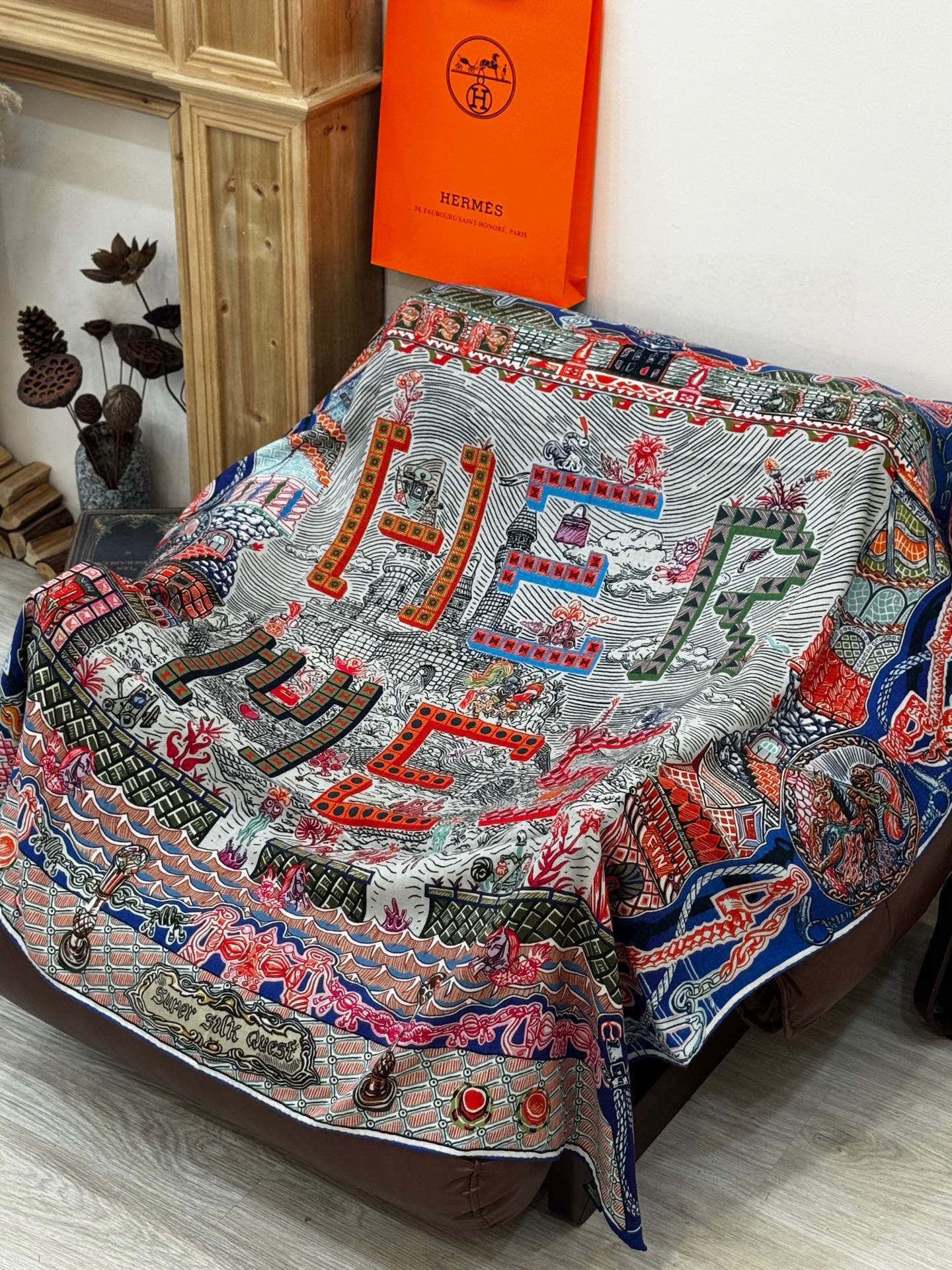  新款 秋冬搭配利器❗️顶级双面同色真丝羊绒披肩！！点睛精彩，图案和配色都超级喜欢，又一款双面配色工艺设