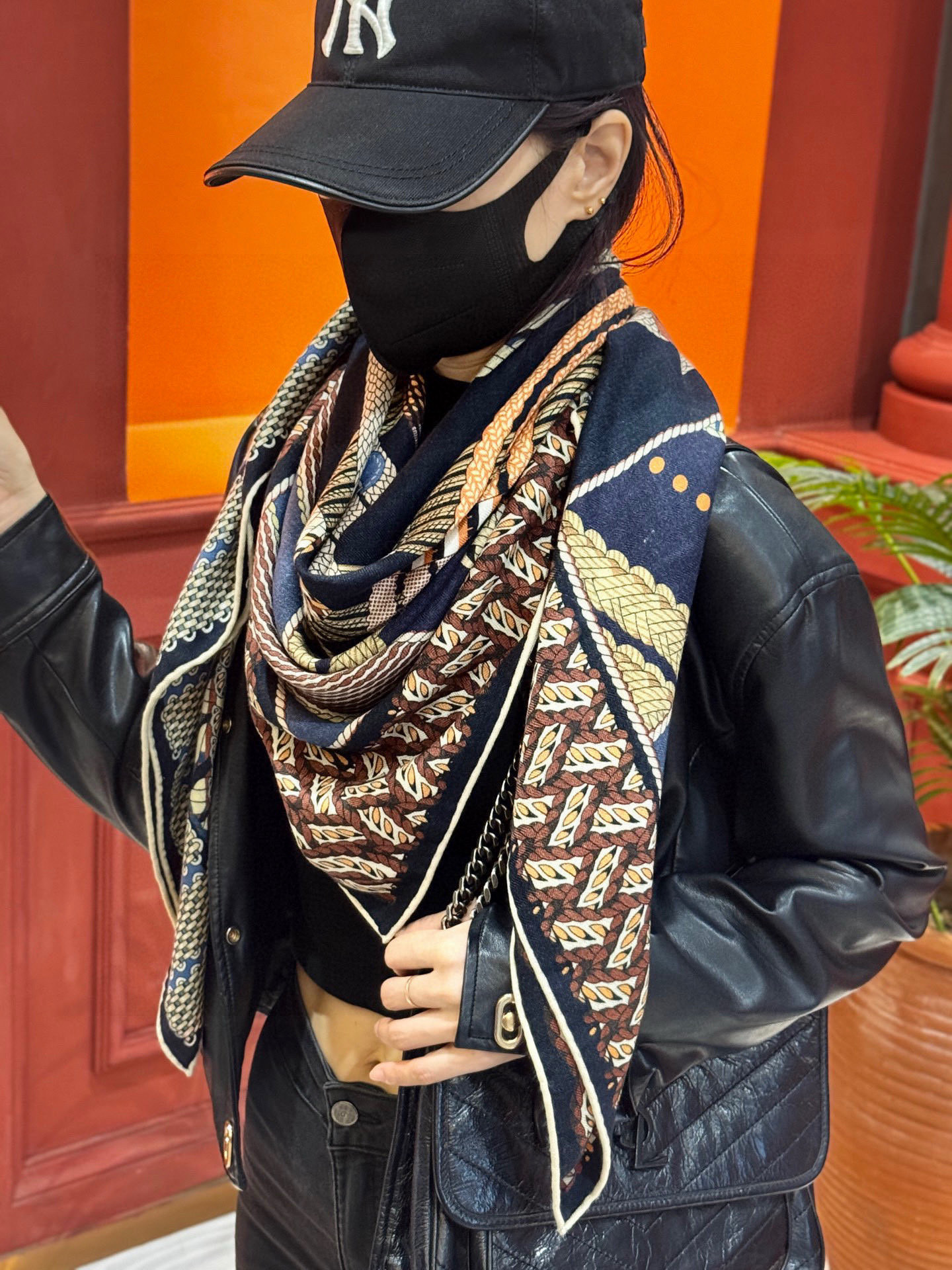  丝巾 |HERMES I Dressage Tressage
2025秋冬
Dressage Tres