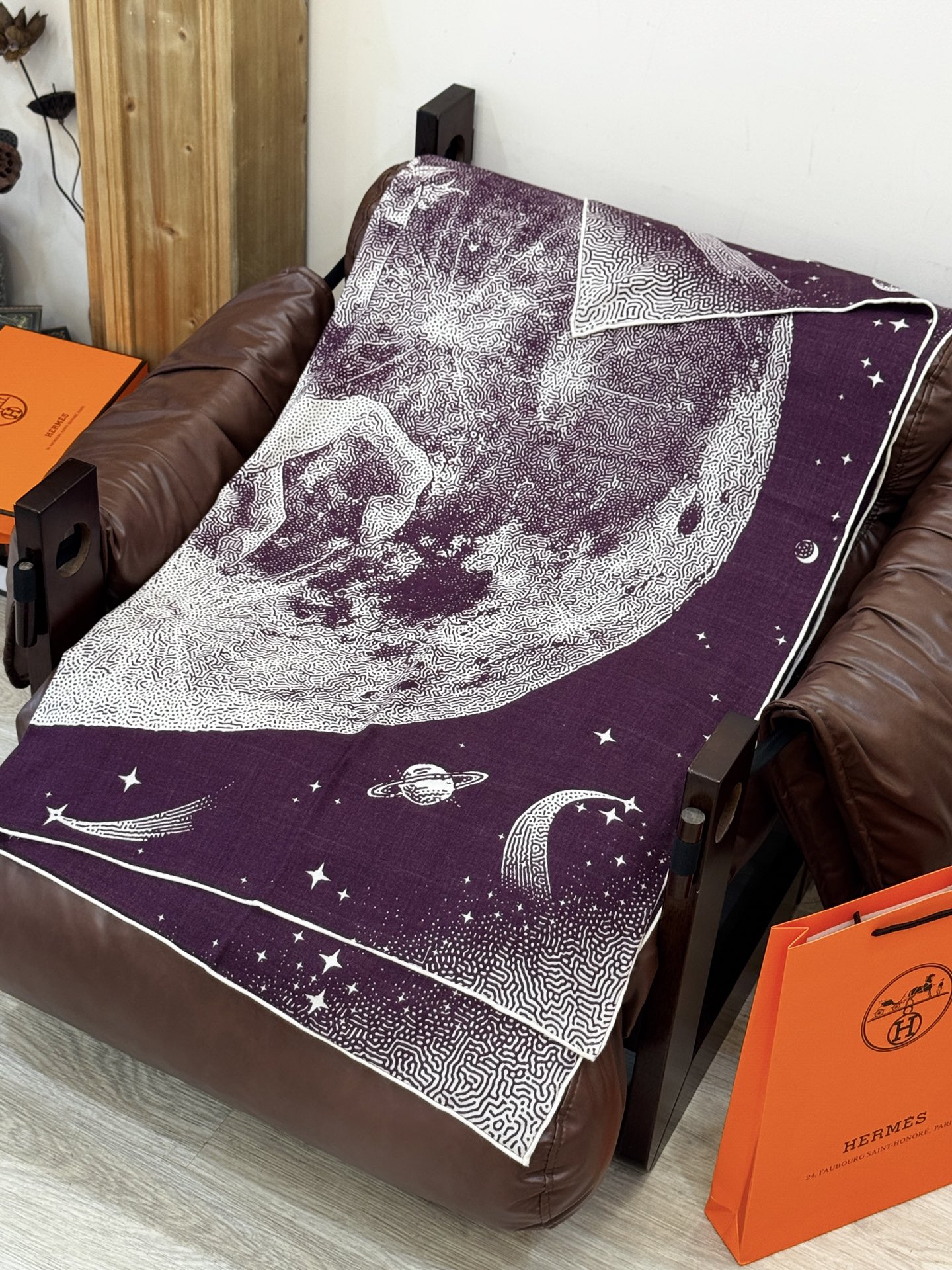  HERMES爱马仕新款|月光飞马Clair de Lune羊绒和真丝披肩，手工卷边(70%羊绒，30%