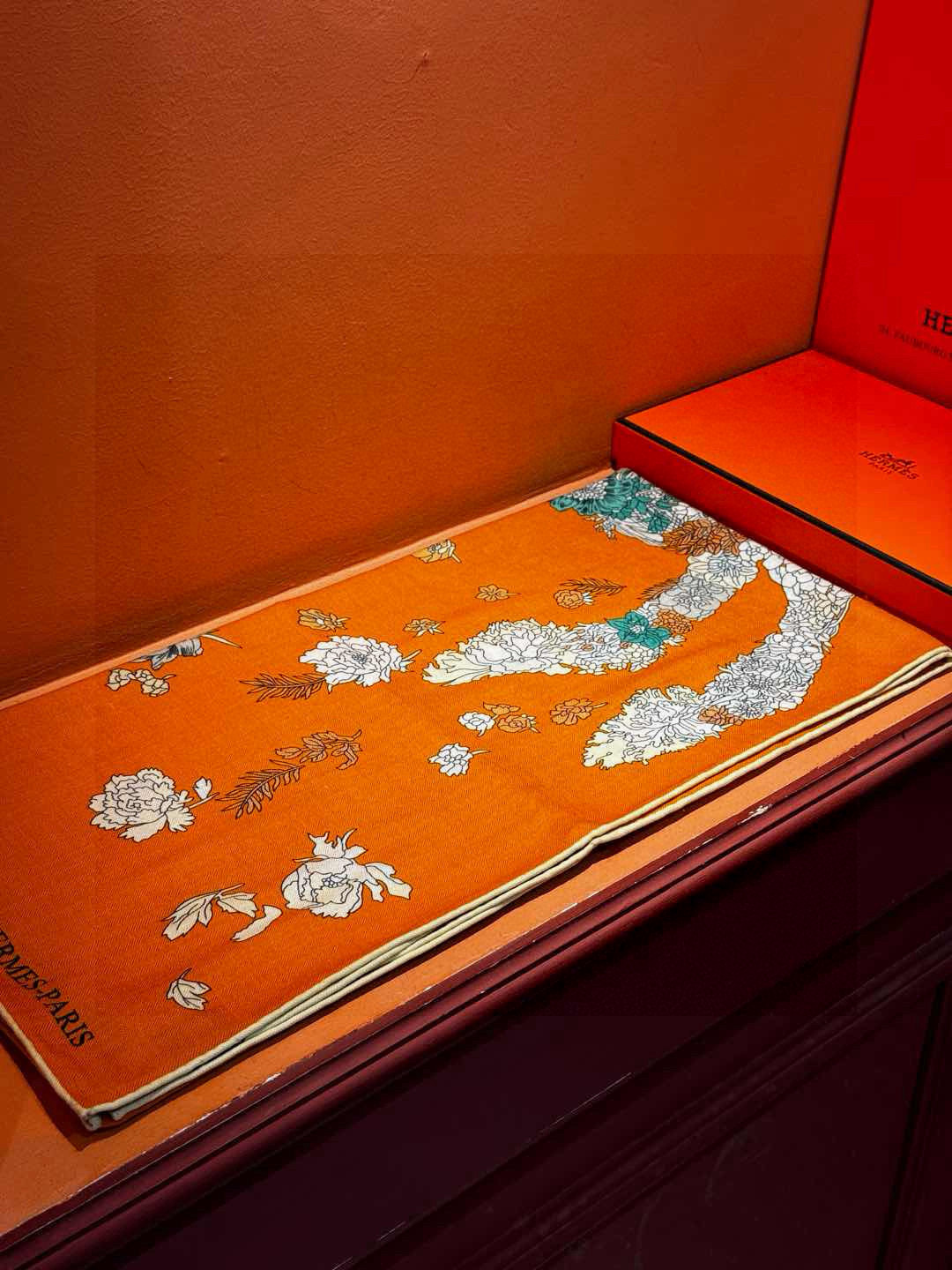  ❤  双面同色【▪️卓尔不凡，高级有气场！！】非常抬人，带点故事的精彩！永远加分的hermes艺术单品