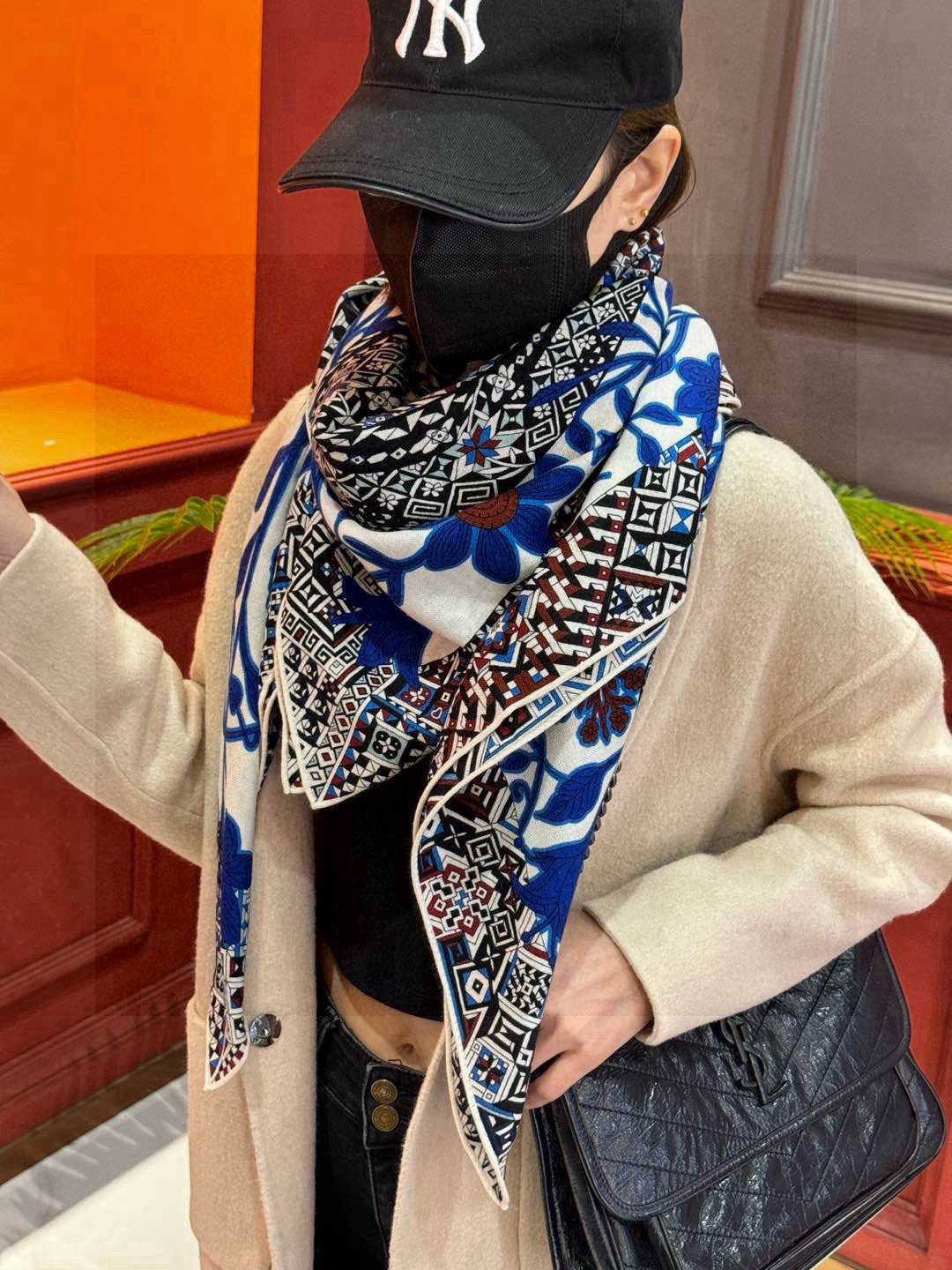  羊绒新款🆕👏👏买了都说好看‼️推荐💕爱马仕双面同色羊绒方巾【美洲豹与蜂鸟双面同色140】，顶级工艺超值