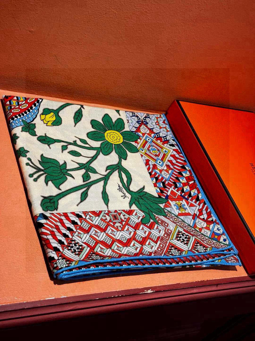  羊绒新款🆕👏👏买了都说好看‼️推荐💕爱马仕双面同色羊绒方巾【美洲豹与蜂鸟双面同色140】，顶级工艺超值