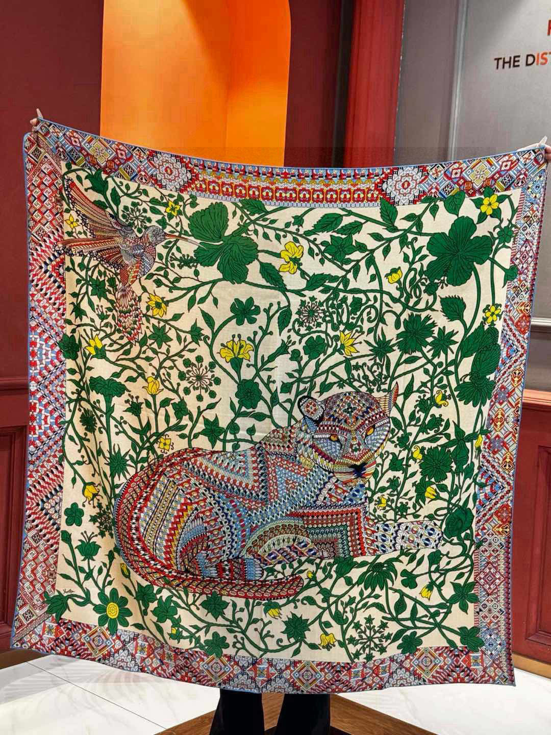  羊绒新款🆕👏👏买了都说好看‼️推荐💕爱马仕双面同色羊绒方巾【美洲豹与蜂鸟双面同色140】，顶级工艺超值