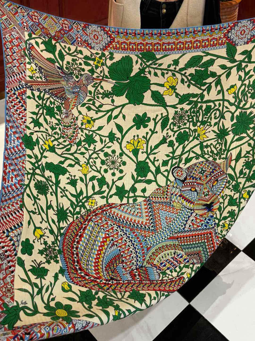  羊绒新款🆕👏👏买了都说好看‼️推荐💕爱马仕双面同色羊绒方巾【美洲豹与蜂鸟双面同色140】，顶级工艺超值