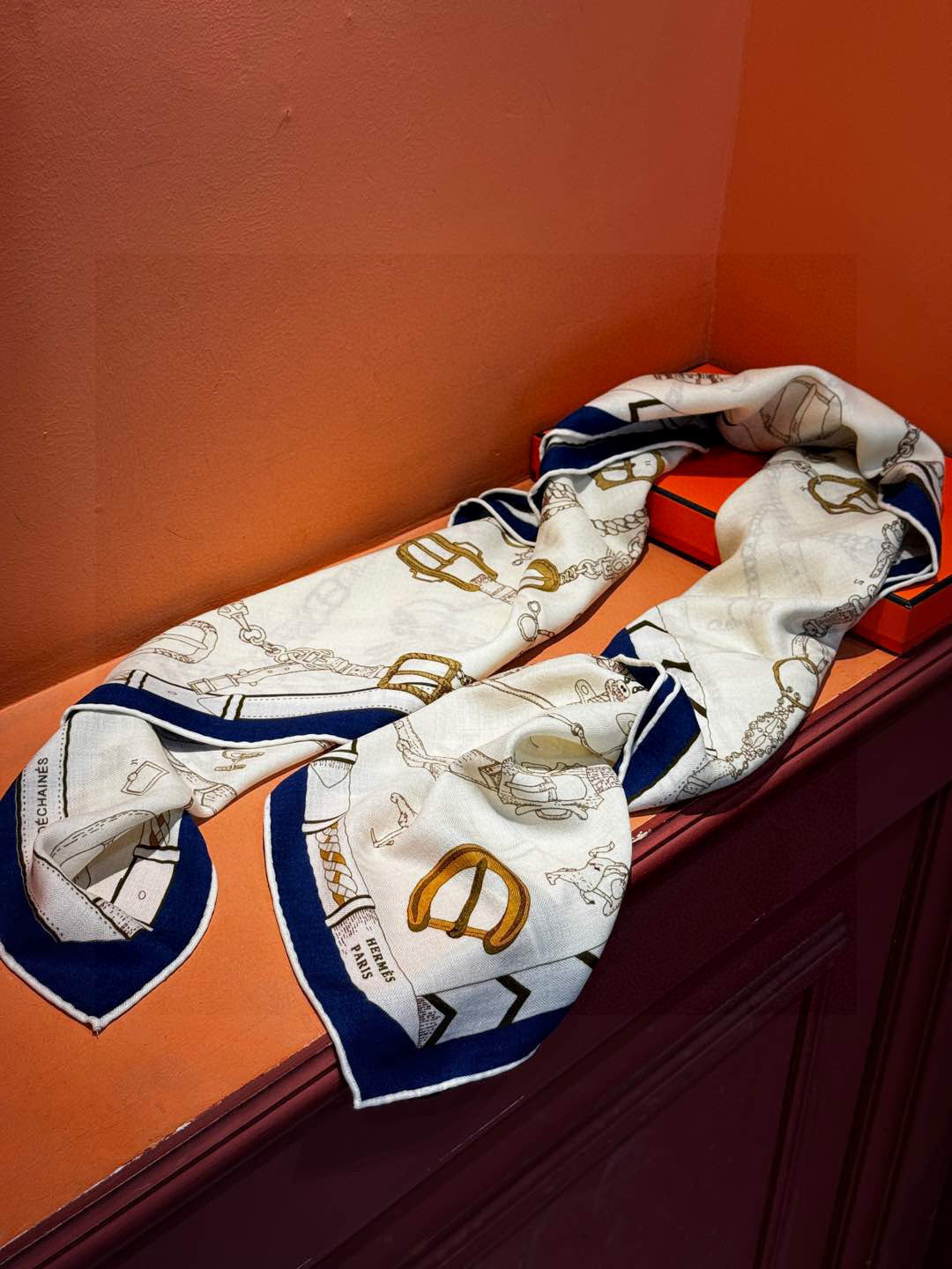  羊绒新款🆕👏👏买了都说好看‼️推荐💕爱马仕双面同色羊绒方巾【跃动的马儿双面同色140】，顶级工艺超值‼