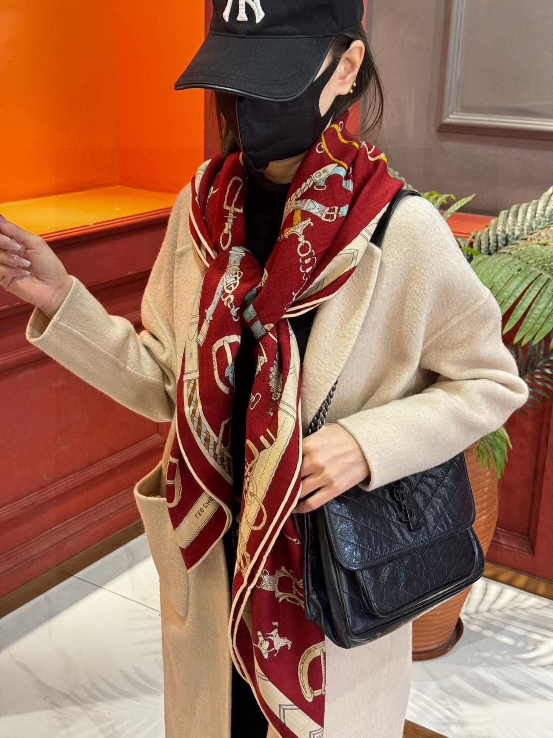  羊绒新款🆕👏👏买了都说好看‼️推荐💕爱马仕双面同色羊绒方巾【跃动的马儿双面同色140】，顶级工艺超值‼