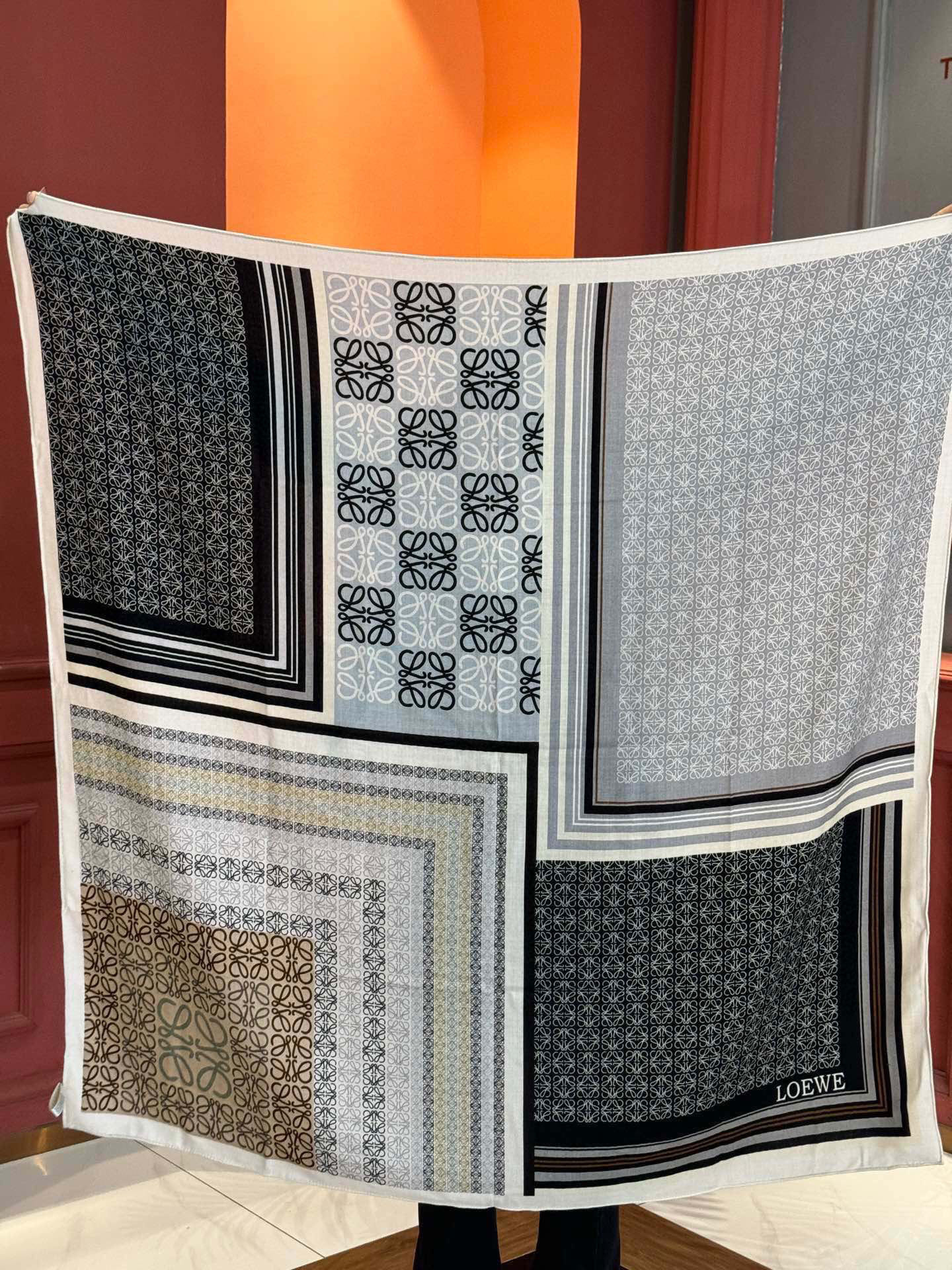  高定版 【上新❤️ Loewe罗意威专柜新款，高级又不撞款的好东西！！！】能力范围能带给大家最好的品质