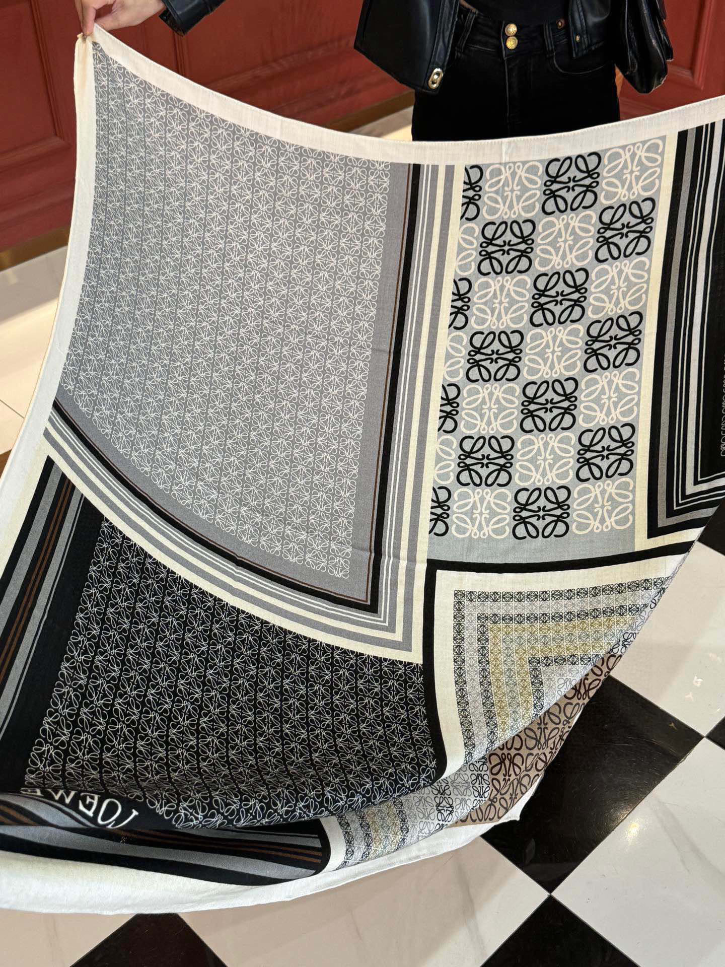  高定版 【上新❤️ Loewe罗意威专柜新款，高级又不撞款的好东西！！！】能力范围能带给大家最好的品质