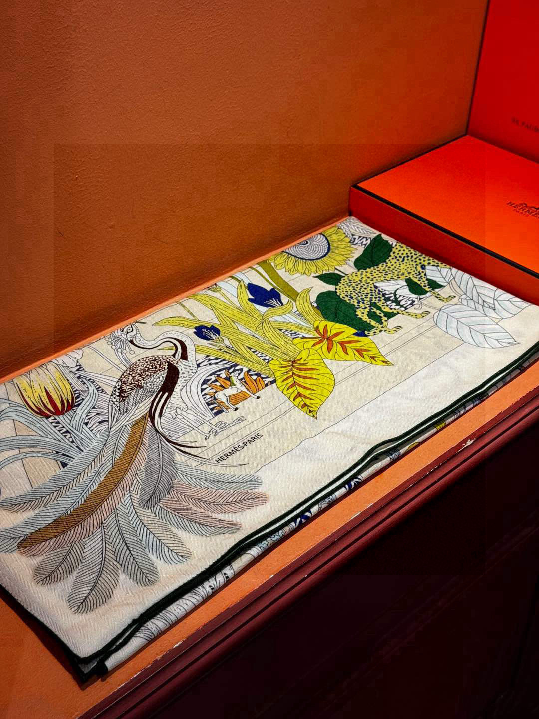  羊绒新款🆕👏买了都说好看‼️推荐💕爱马仕双面同色羊绒方巾，【奇珍乐园双面同色140】顶级工艺超值‼️爱