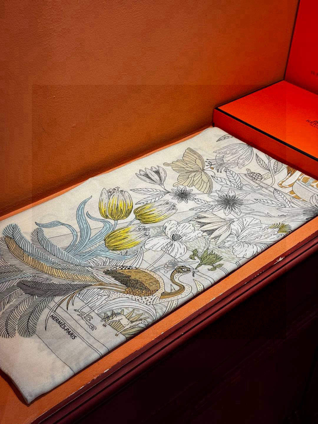  羊绒新款🆕👏买了都说好看‼️推荐💕爱马仕双面同色羊绒方巾，【奇珍乐园双面同色140】顶级工艺超值‼️爱