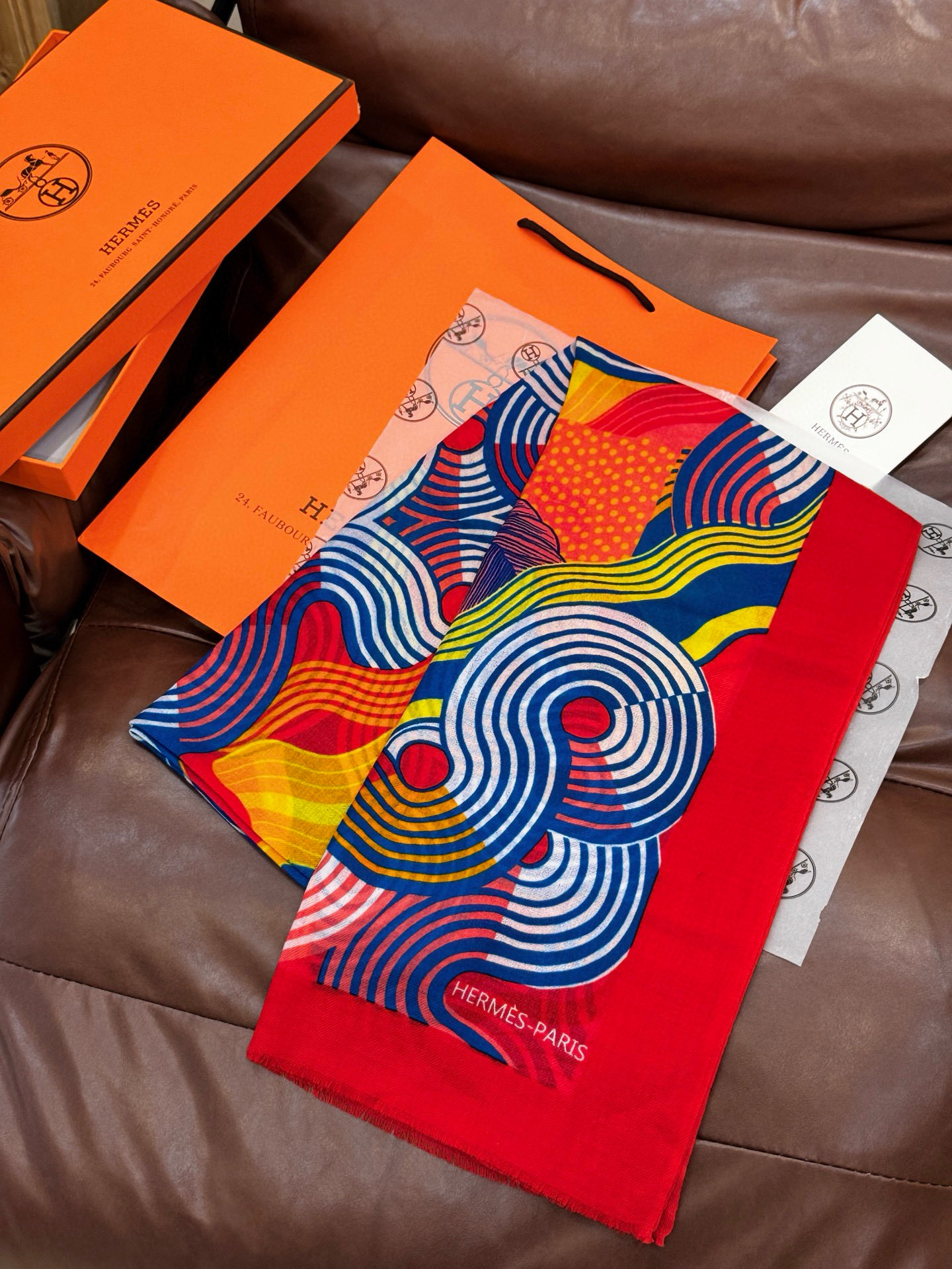 会发光发亮的围巾 新款🆕🏇🏇买了都说好看‼️推荐💕顶级工艺超值‼️爱马仕专柜爆款🎁💟立体呈现图案纹路实物