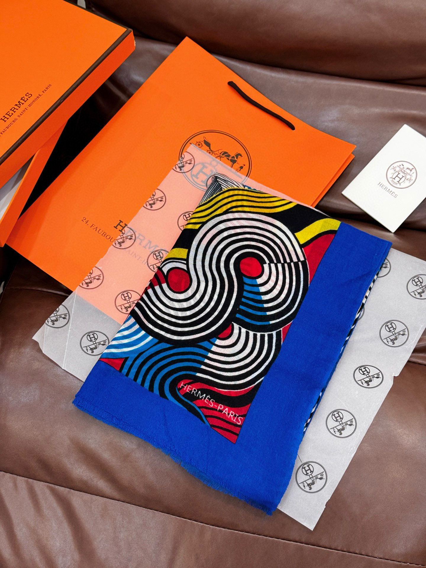 会发光发亮的围巾 新款🆕🏇🏇买了都说好看‼️推荐💕顶级工艺超值‼️爱马仕专柜爆款🎁💟立体呈现图案纹路实物