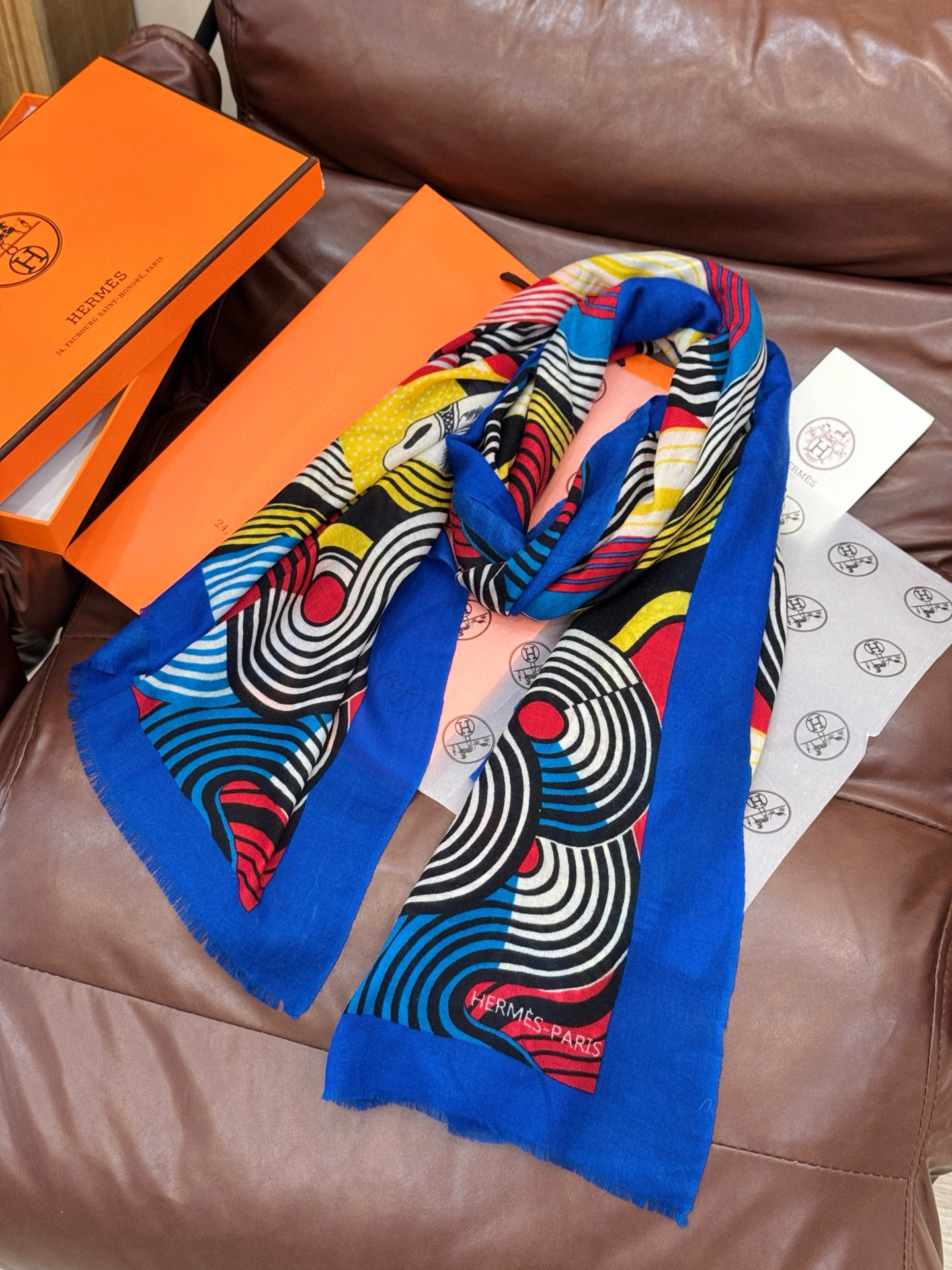 会发光发亮的围巾 新款🆕🏇🏇买了都说好看‼️推荐💕顶级工艺超值‼️爱马仕专柜爆款🎁💟立体呈现图案纹路实物