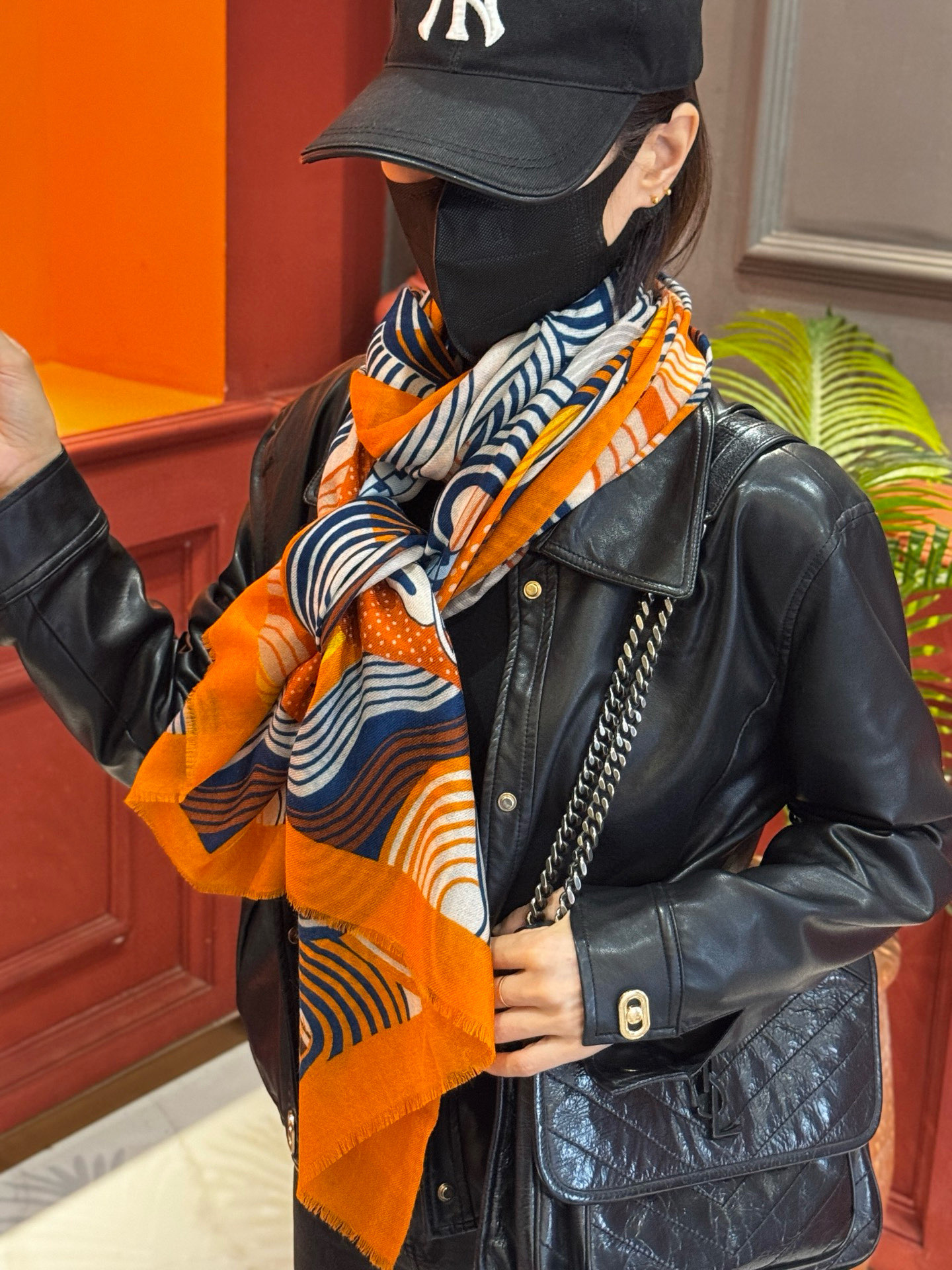 会发光发亮的围巾 新款🆕🏇🏇买了都说好看‼️推荐💕顶级工艺超值‼️爱马仕专柜爆款🎁💟立体呈现图案纹路实物