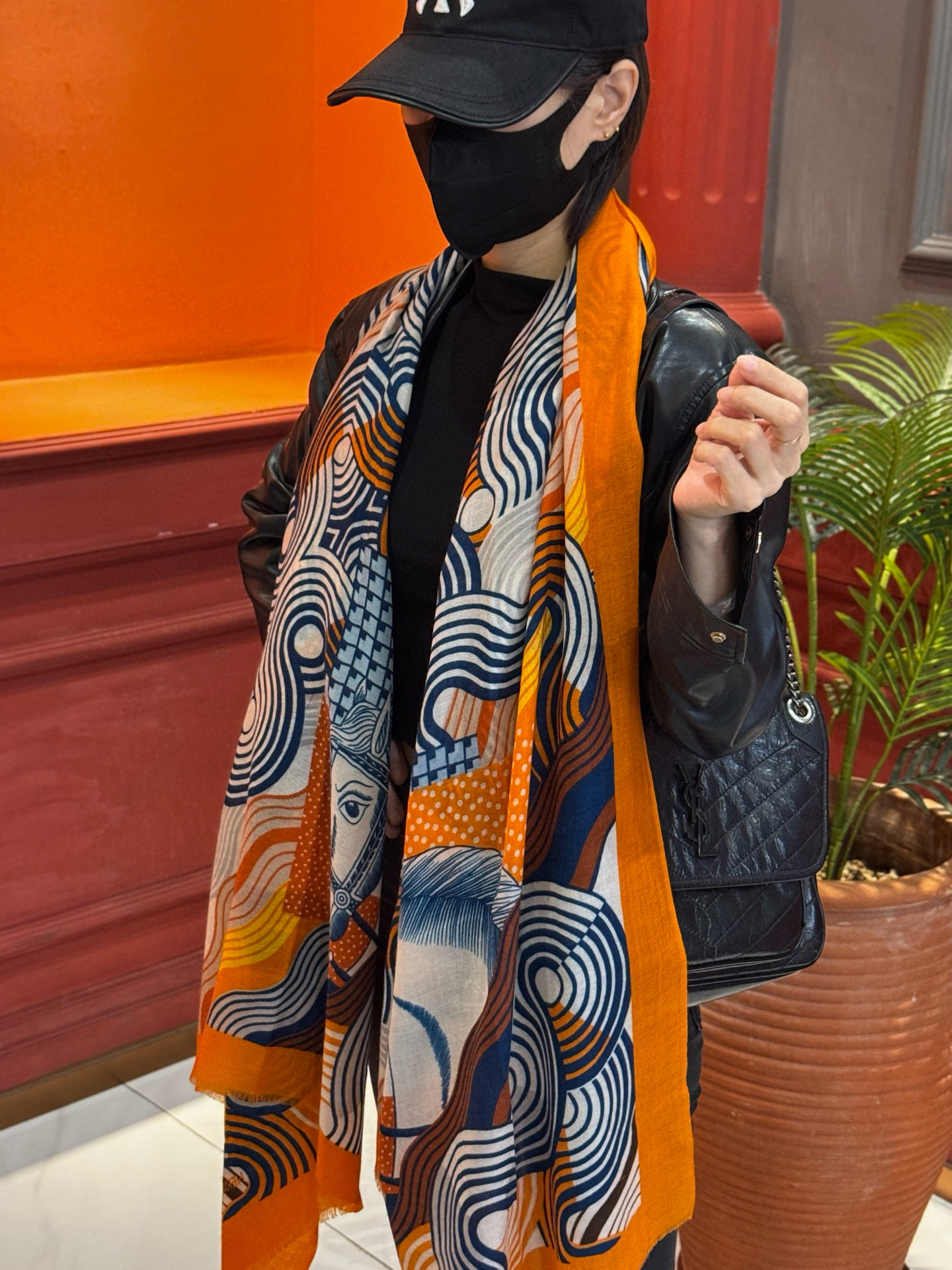 会发光发亮的围巾 新款🆕🏇🏇买了都说好看‼️推荐💕顶级工艺超值‼️爱马仕专柜爆款🎁💟立体呈现图案纹路实物