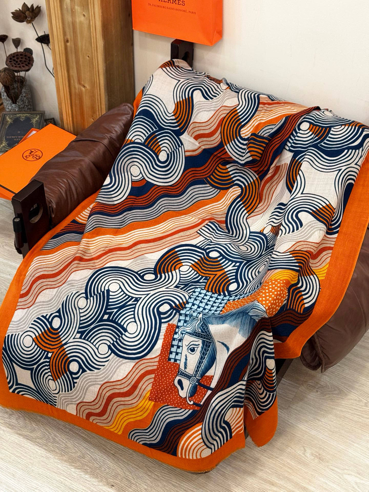 会发光发亮的围巾 新款🆕🏇🏇买了都说好看‼️推荐💕顶级工艺超值‼️爱马仕专柜爆款🎁💟立体呈现图案纹路实物