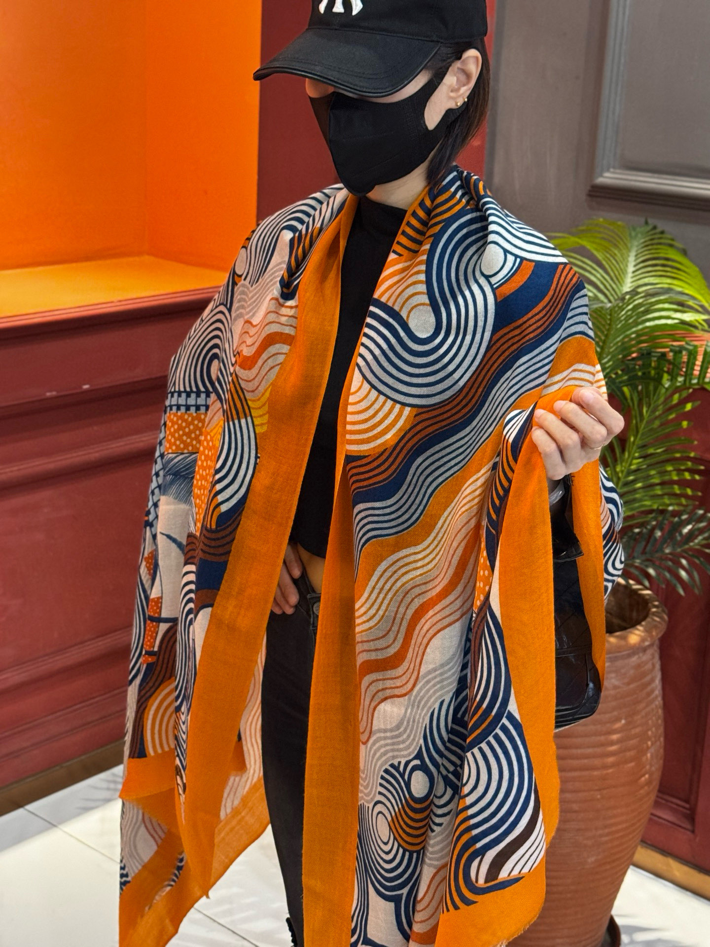 会发光发亮的围巾 新款🆕🏇🏇买了都说好看‼️推荐💕顶级工艺超值‼️爱马仕专柜爆款🎁💟立体呈现图案纹路实物