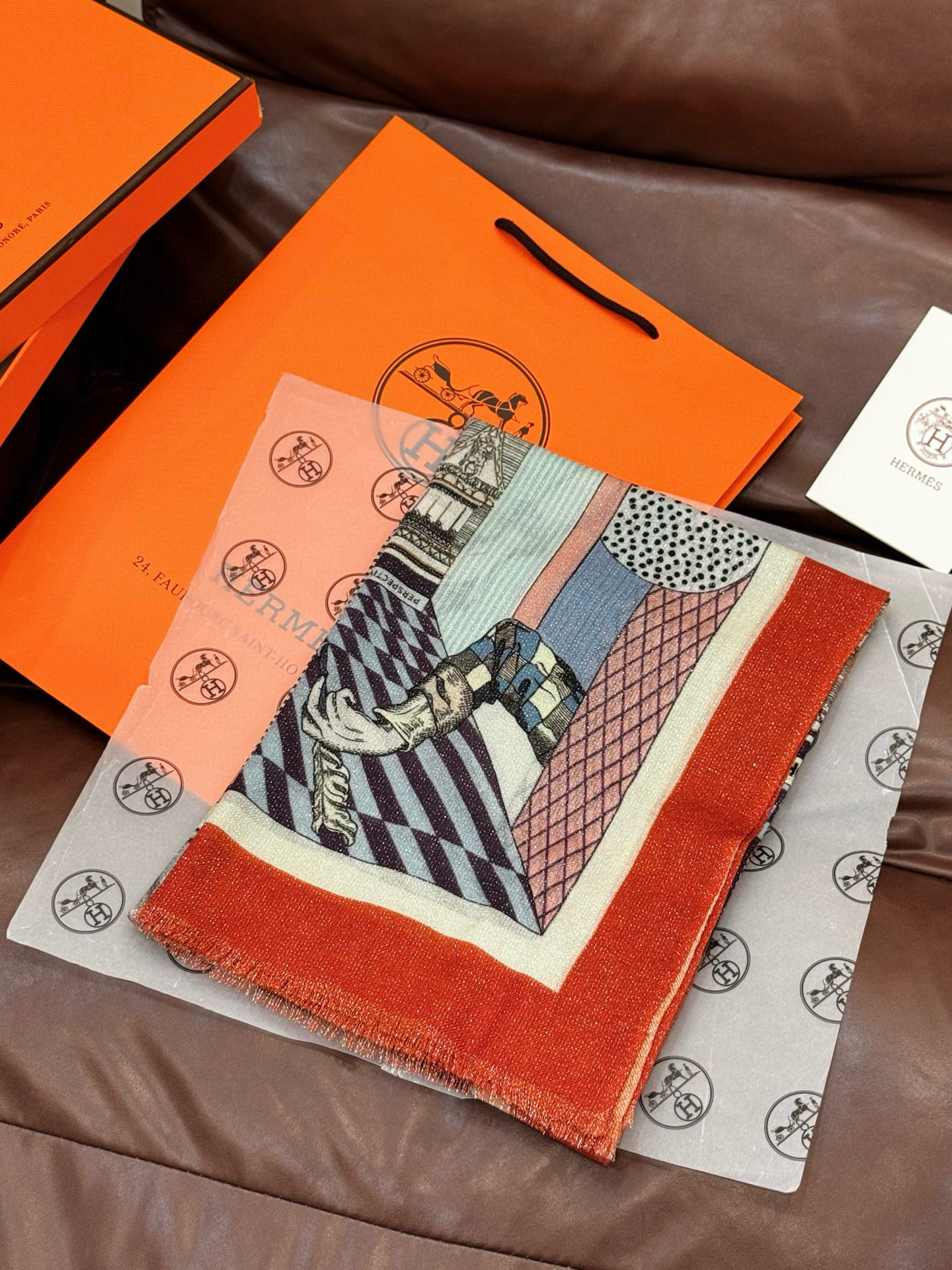会发光发亮的围巾 爱马仕 专柜同步 买了都说好看羊绒印花‼️推荐💕顶级工艺超值‼️爱马仕专柜爆款🎁🎁羊绒