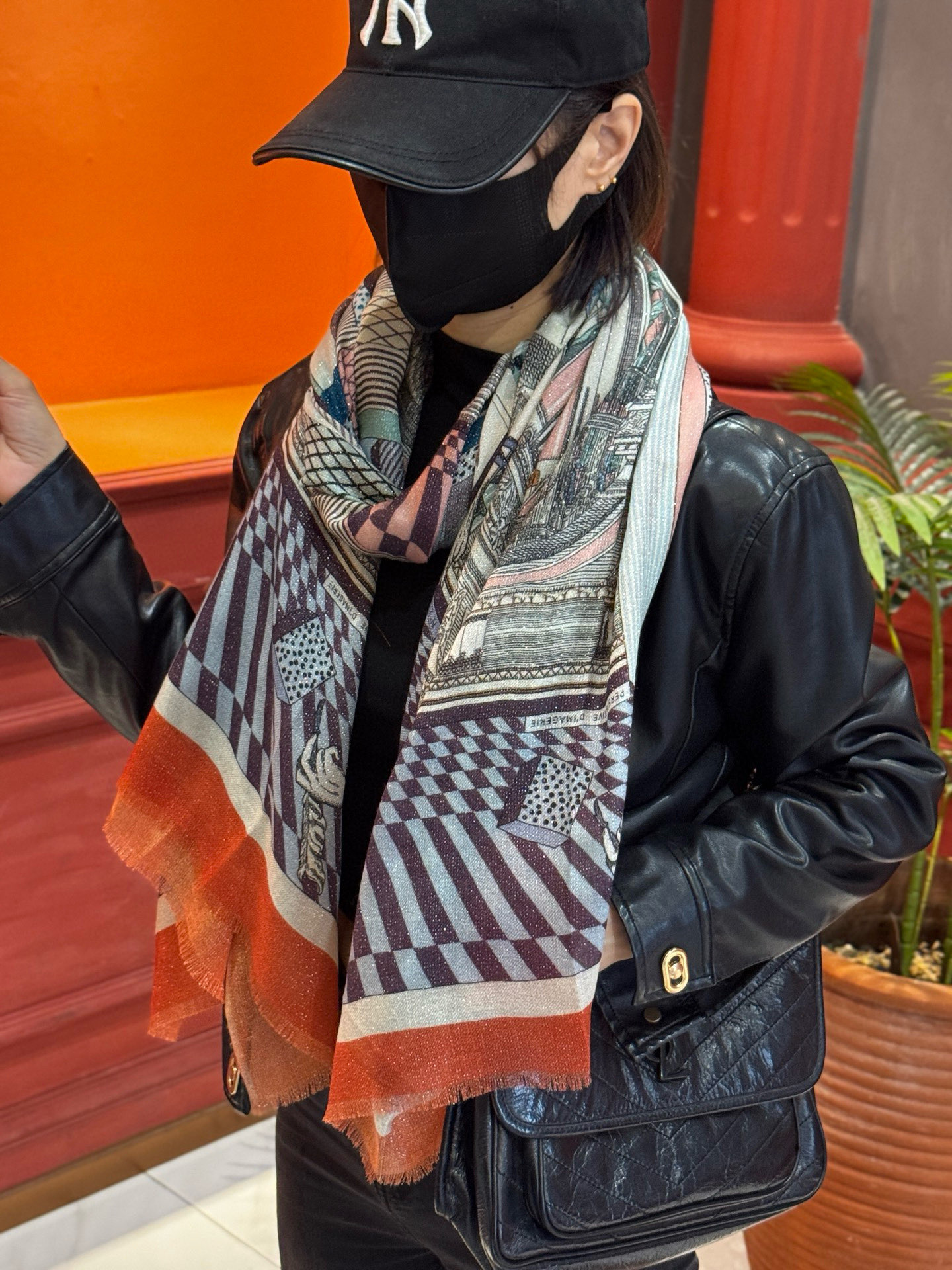 会发光发亮的围巾 爱马仕 专柜同步 买了都说好看羊绒印花‼️推荐💕顶级工艺超值‼️爱马仕专柜爆款🎁🎁羊绒