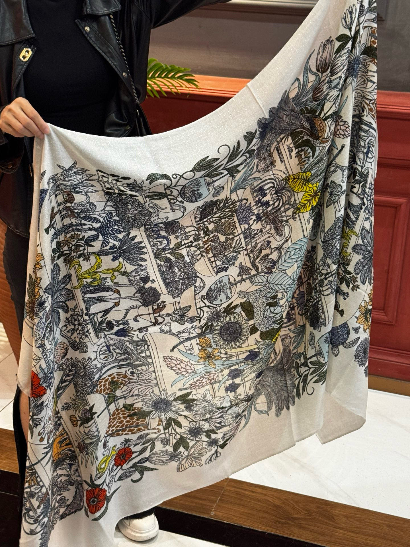 会发光发亮的围巾 羊绒新款🆕👏买了都说好看‼️推荐💕爱马仕双面同色羊绒方巾，【奇珍乐园】顶级工艺超值‼️