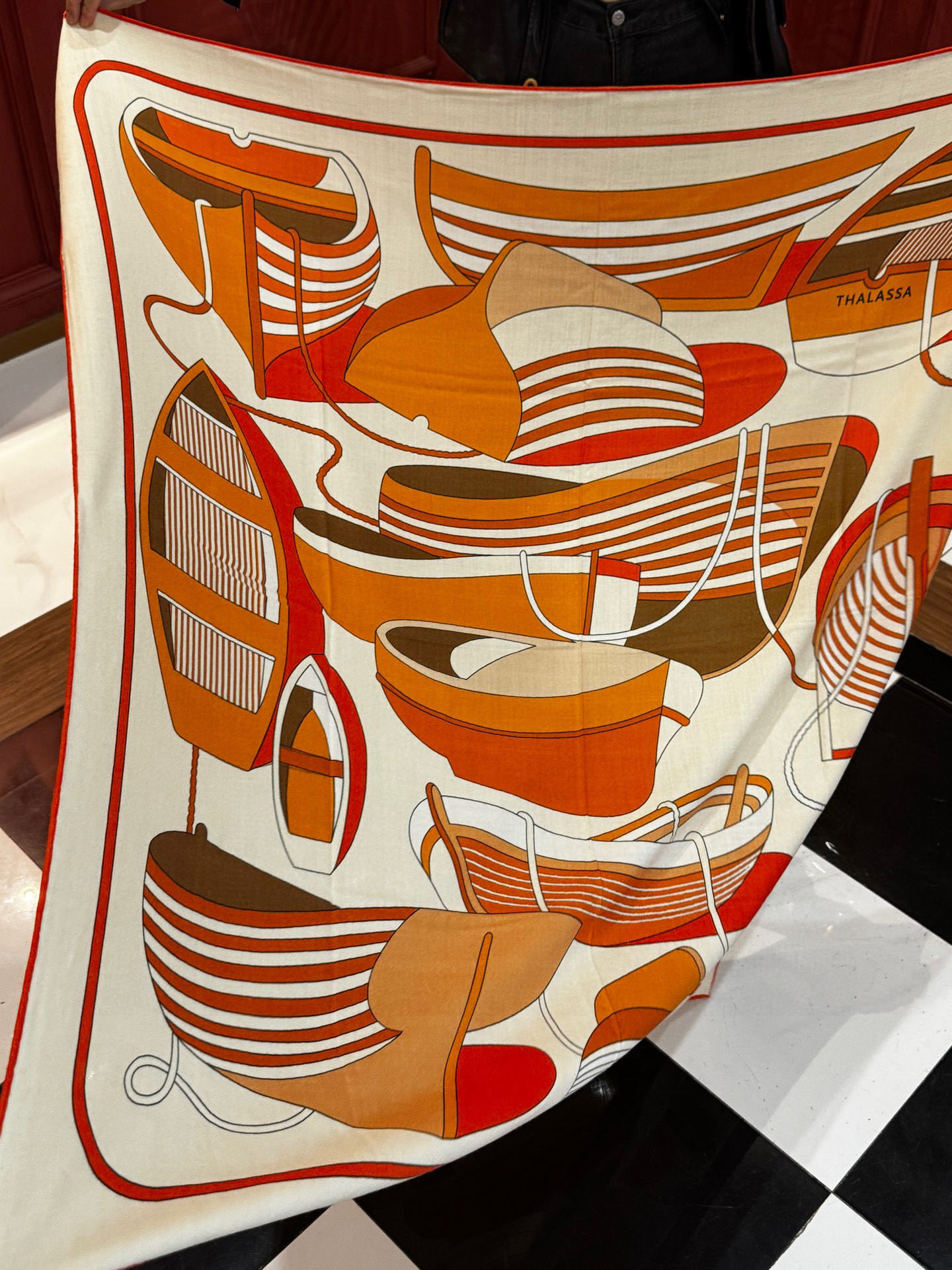 💟2025年早秋上新💞【双面同色丝毛方巾】手工卷边山羊绒和真丝混纺披肩（70%山羊绒，30%桑蚕丝）这款