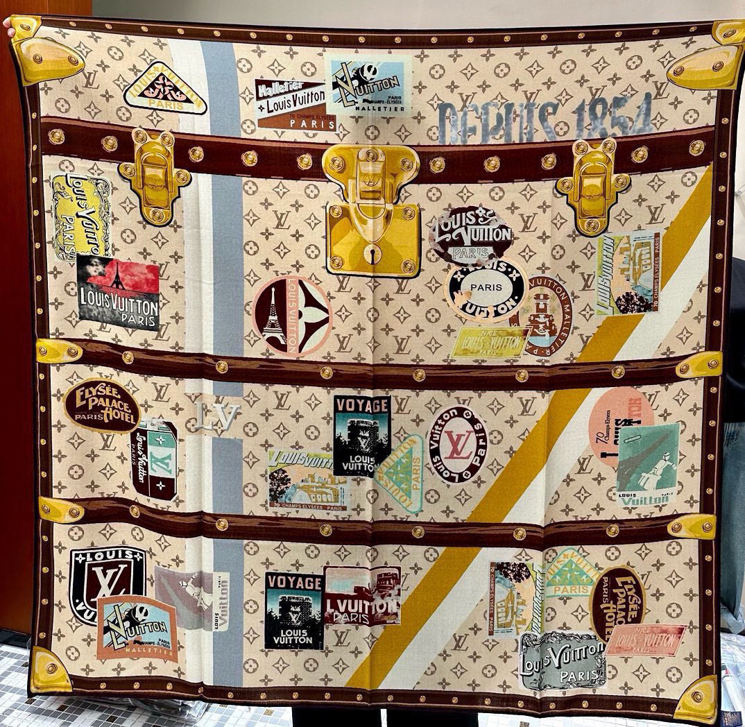 【LV】上新❤️ 路易威登 一款值得品细节的高货抠细节，从一个小块的配色去打败市场货140方巾 二个配色