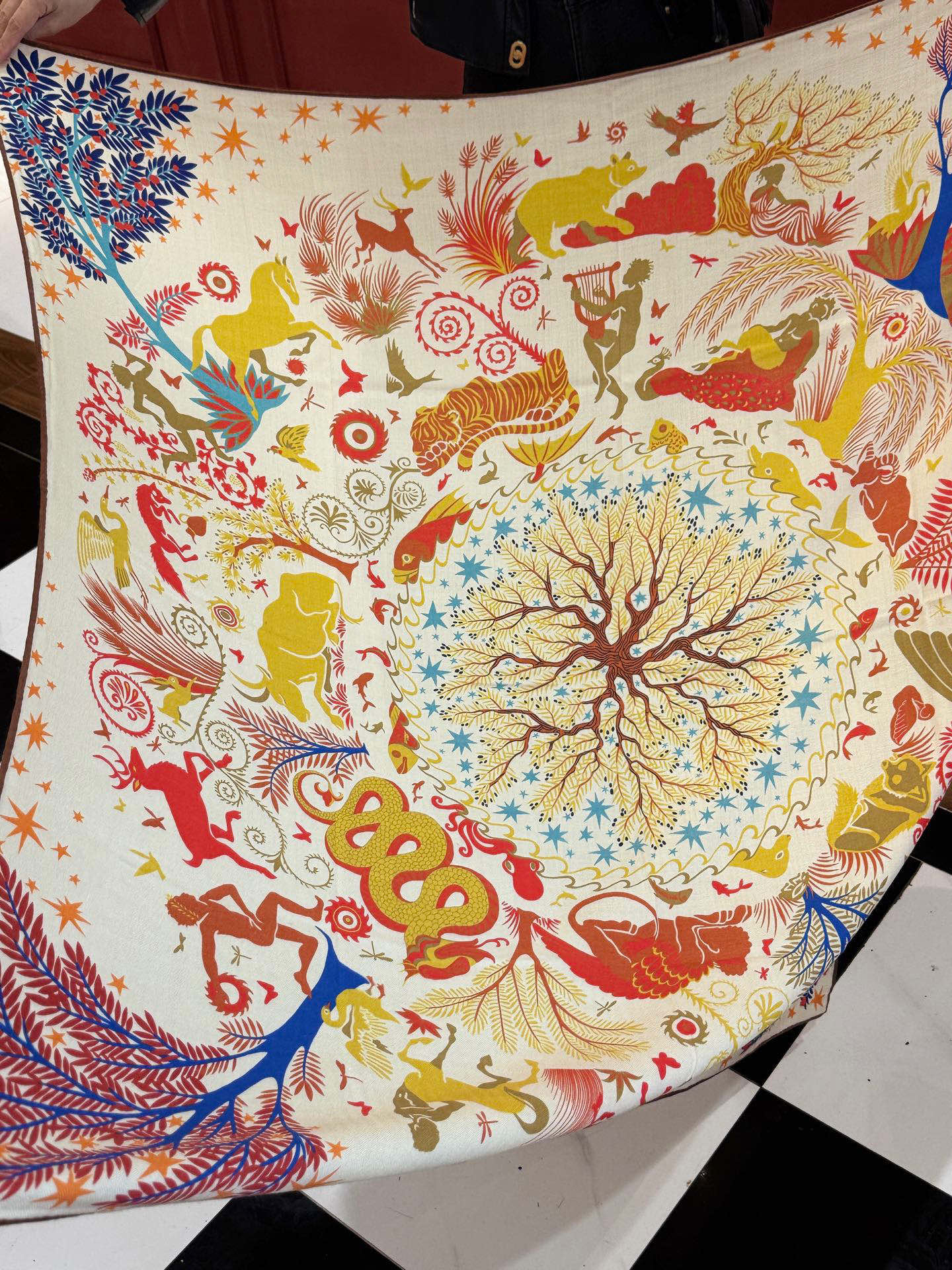 羊绒新款🆕👏👏买了都说好看‼️推荐💕爱马仕双面同色羊绒方巾【玛雅森林双面同色140】，顶级工艺超值‼️爱