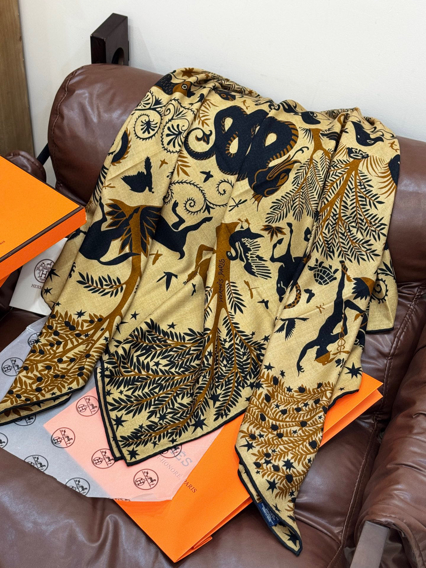 羊绒新款🆕👏👏买了都说好看‼️推荐💕爱马仕双面同色羊绒方巾【玛雅森林双面同色140】，顶级工艺超值‼️爱