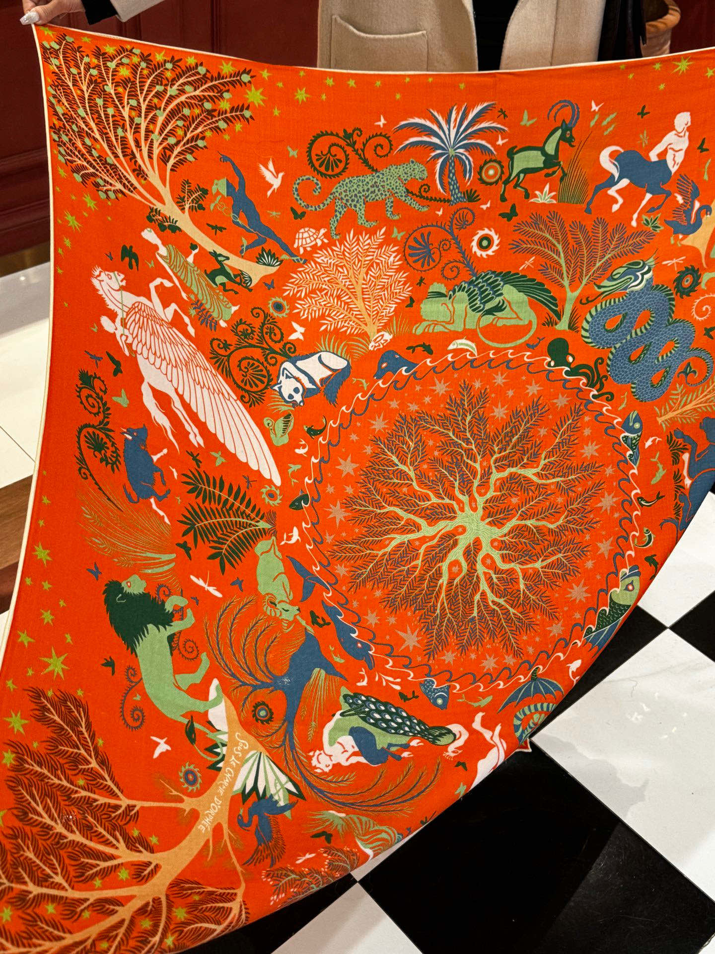 羊绒新款🆕👏👏买了都说好看‼️推荐💕爱马仕双面同色羊绒方巾【玛雅森林双面同色140】，顶级工艺超值‼️爱