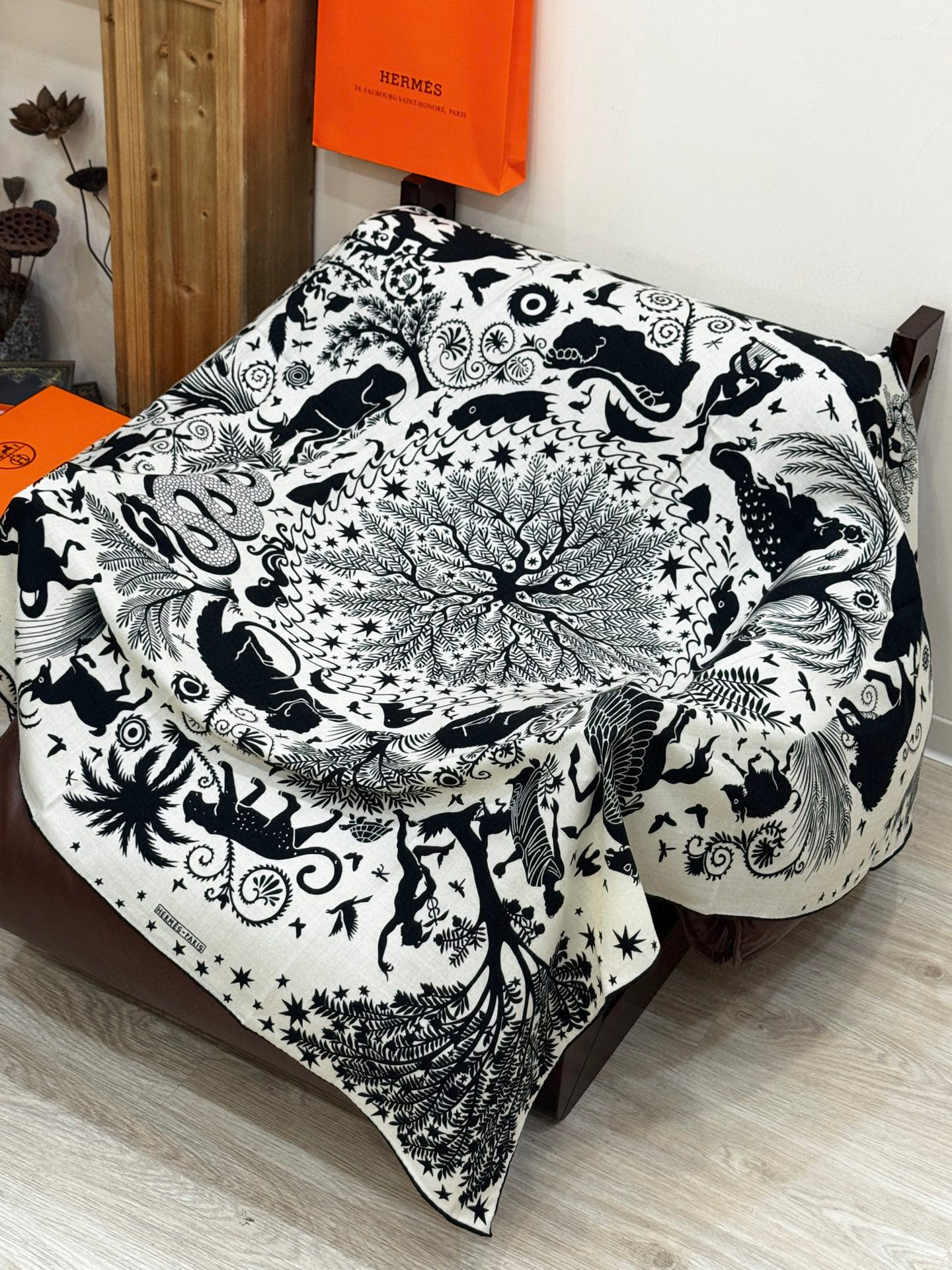 羊绒新款🆕👏👏买了都说好看‼️推荐💕爱马仕双面同色羊绒方巾【玛雅森林双面同色140】，顶级工艺超值‼️爱