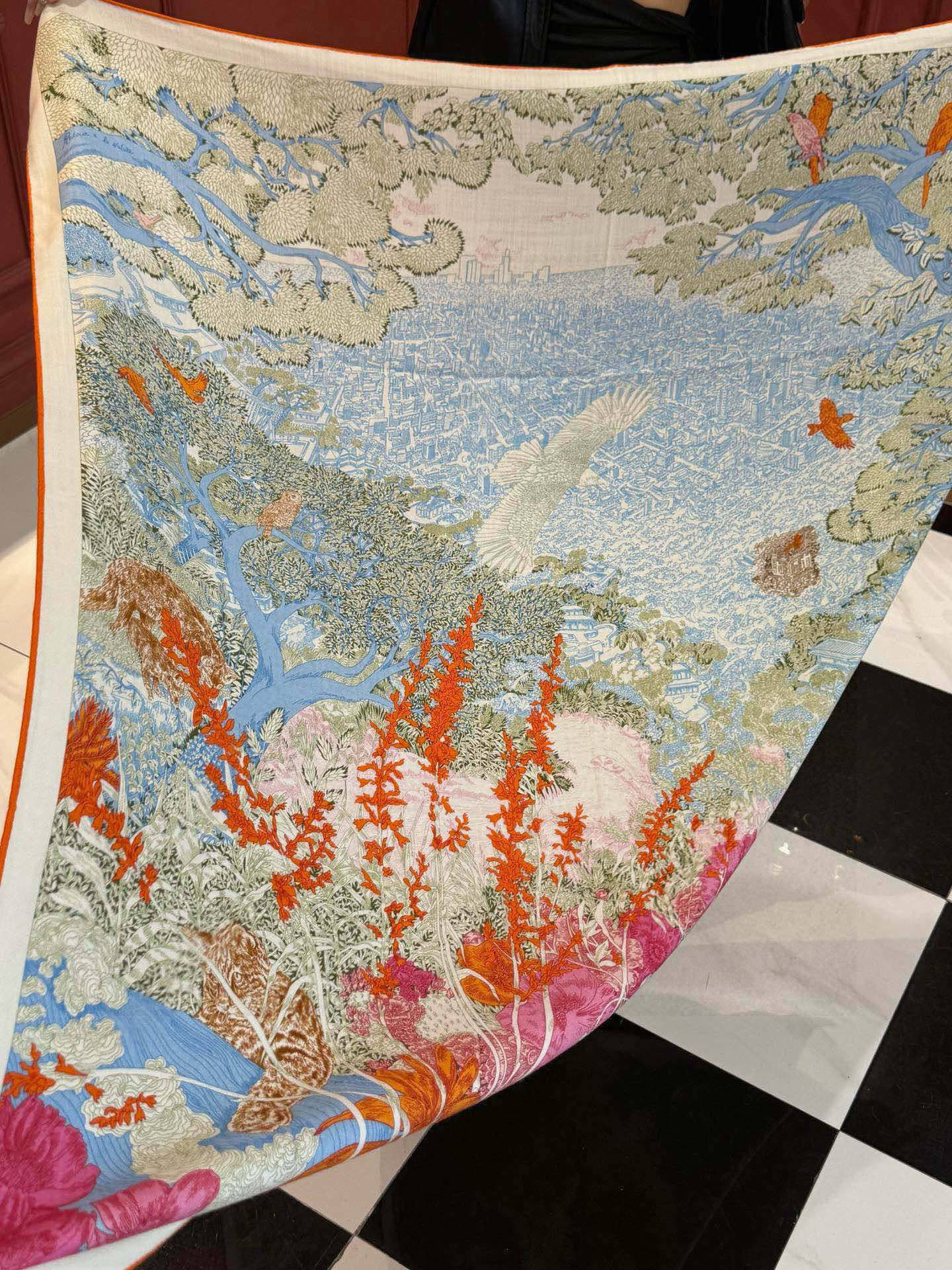 爱马仕～秋冬搭配利器❗️顶级双面同色 版真丝羊绒披肩！！1条等于2条】点睛精彩，图案和配色都超级喜欢，又