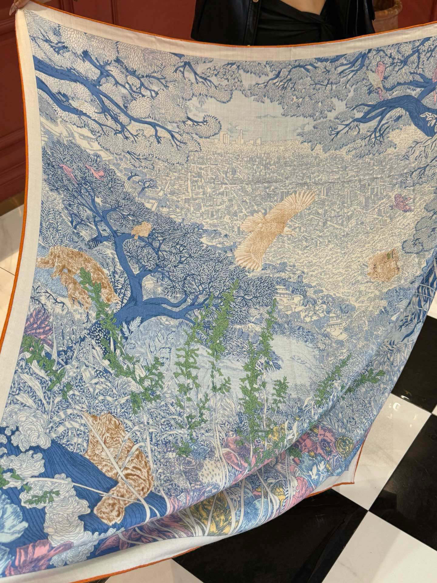 爱马仕～秋冬搭配利器❗️顶级双面同色 版真丝羊绒披肩！！1条等于2条】点睛精彩，图案和配色都超级喜欢，又