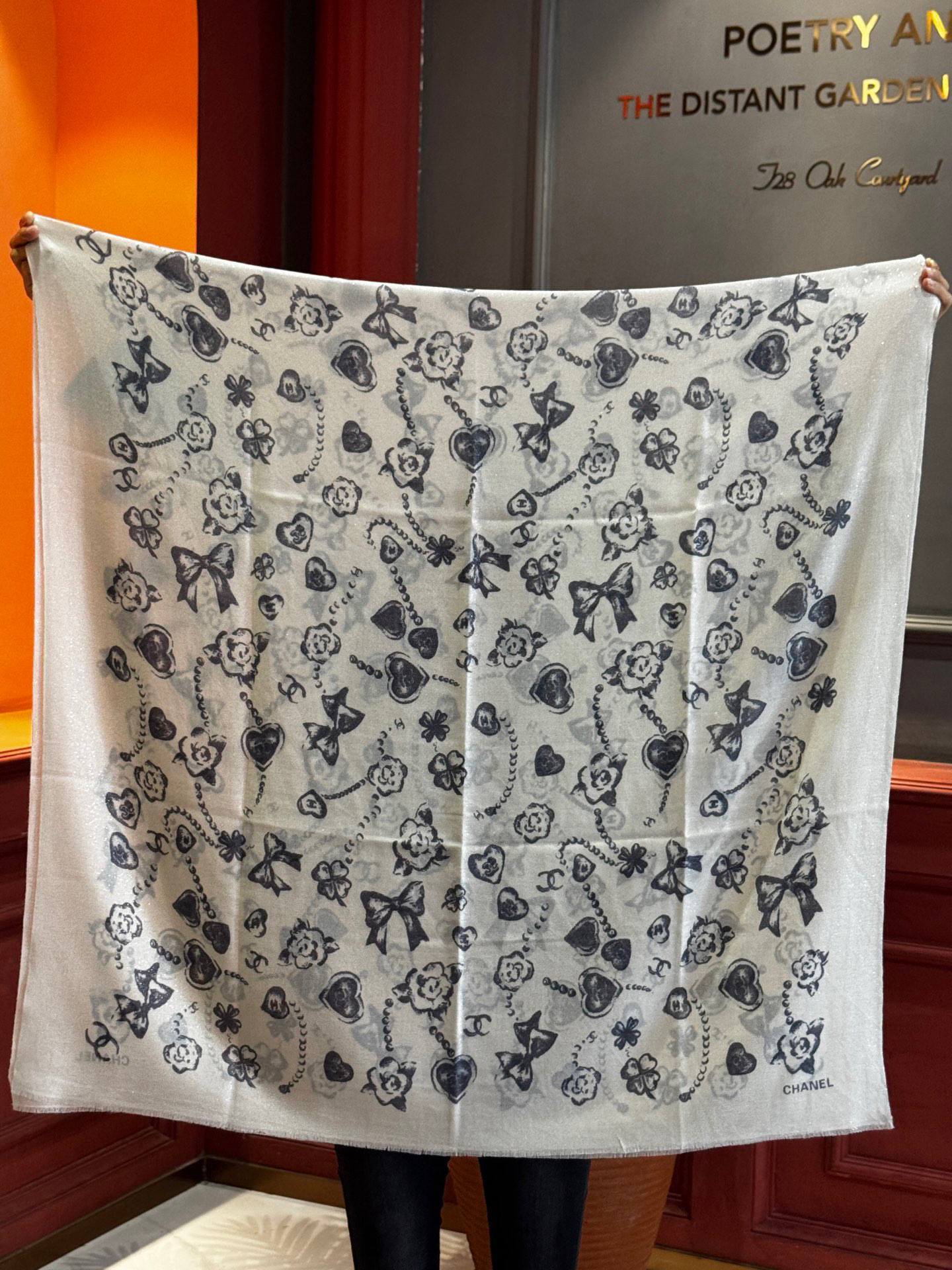 💟CHANEL香奈儿经典元素设计优雅大方，绕在颈间超级完美💋💋简直人间的尤物😍 专柜品质[玫瑰]长巾10