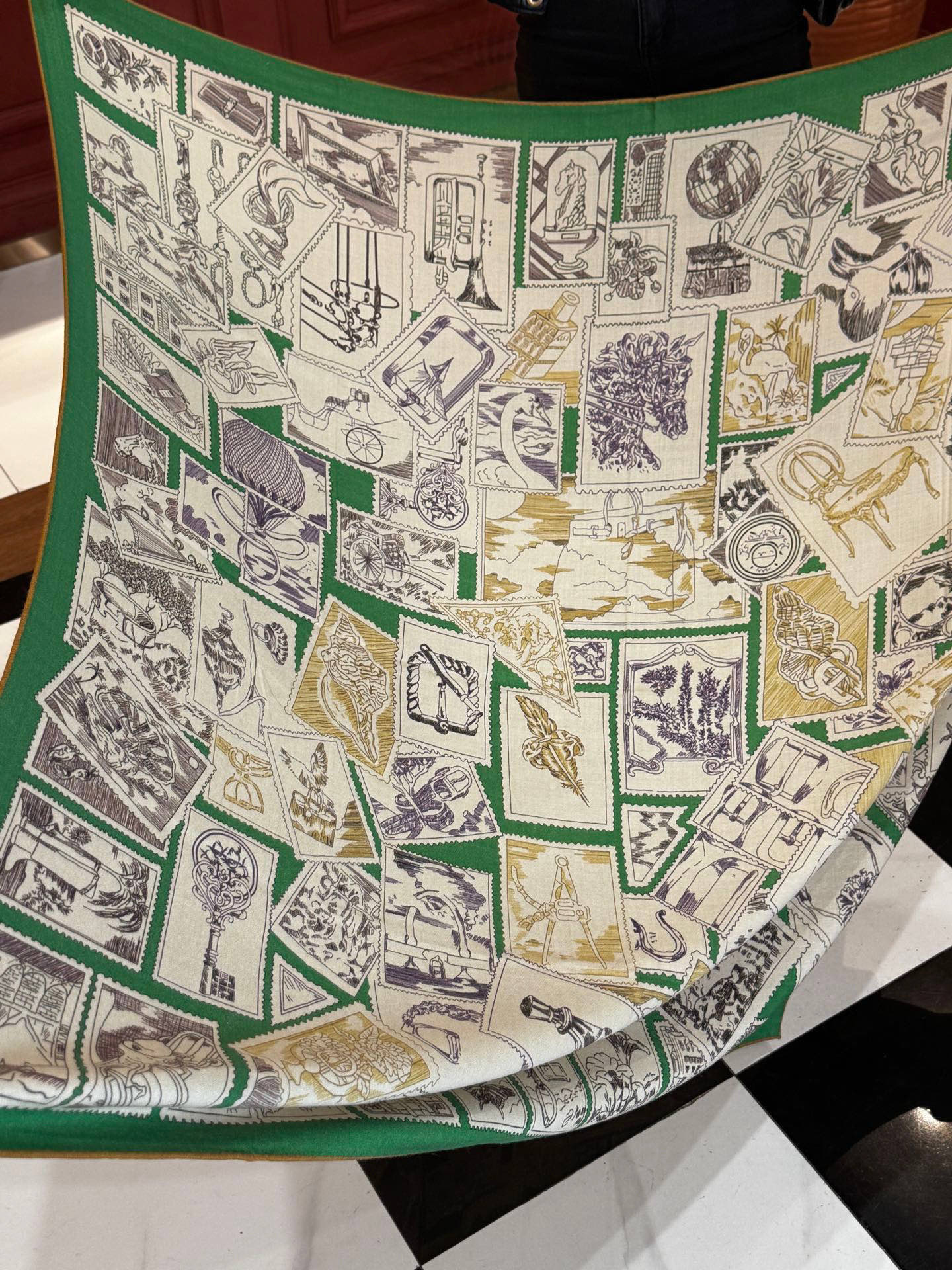 💟2025年秋冬抢先 上新💞【双面同色丝毛方巾】手工卷边山羊绒和真丝混纺披肩（70%山羊绒，30%桑蚕丝