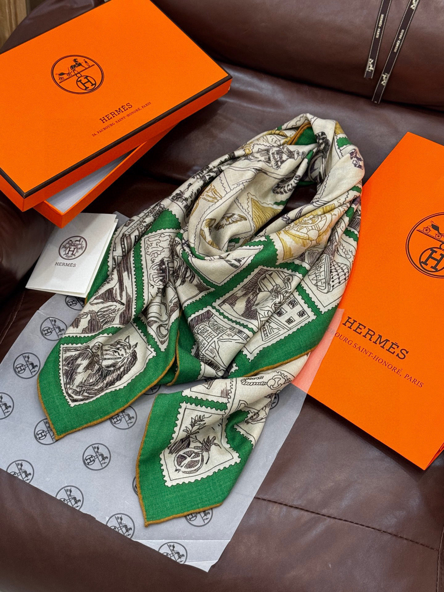 💟2025年秋冬抢先 上新💞【双面同色丝毛方巾】手工卷边山羊绒和真丝混纺披肩（70%山羊绒，30%桑蚕丝