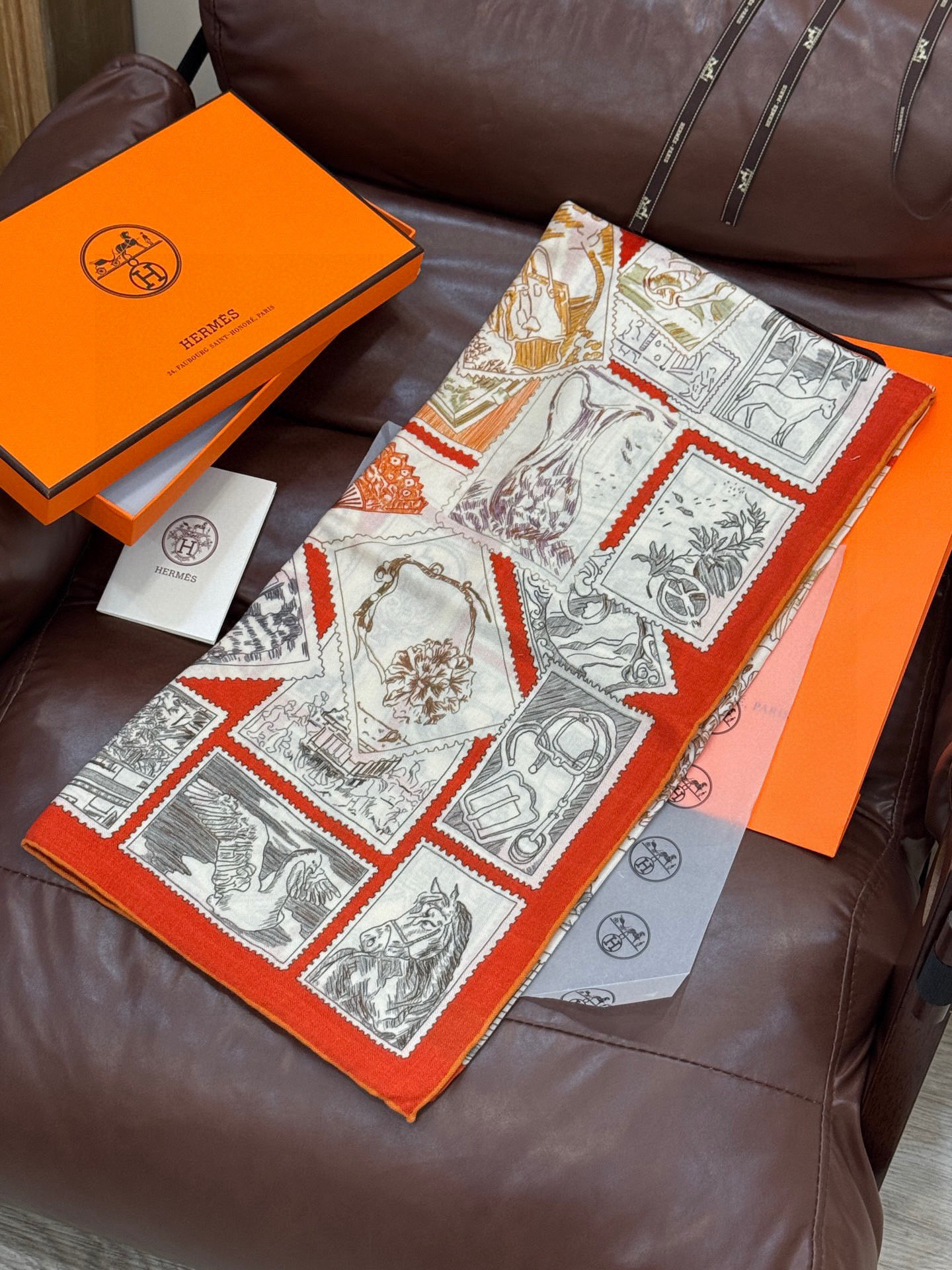 💟2025年秋冬抢先 上新💞【双面同色丝毛方巾】手工卷边山羊绒和真丝混纺披肩（70%山羊绒，30%桑蚕丝