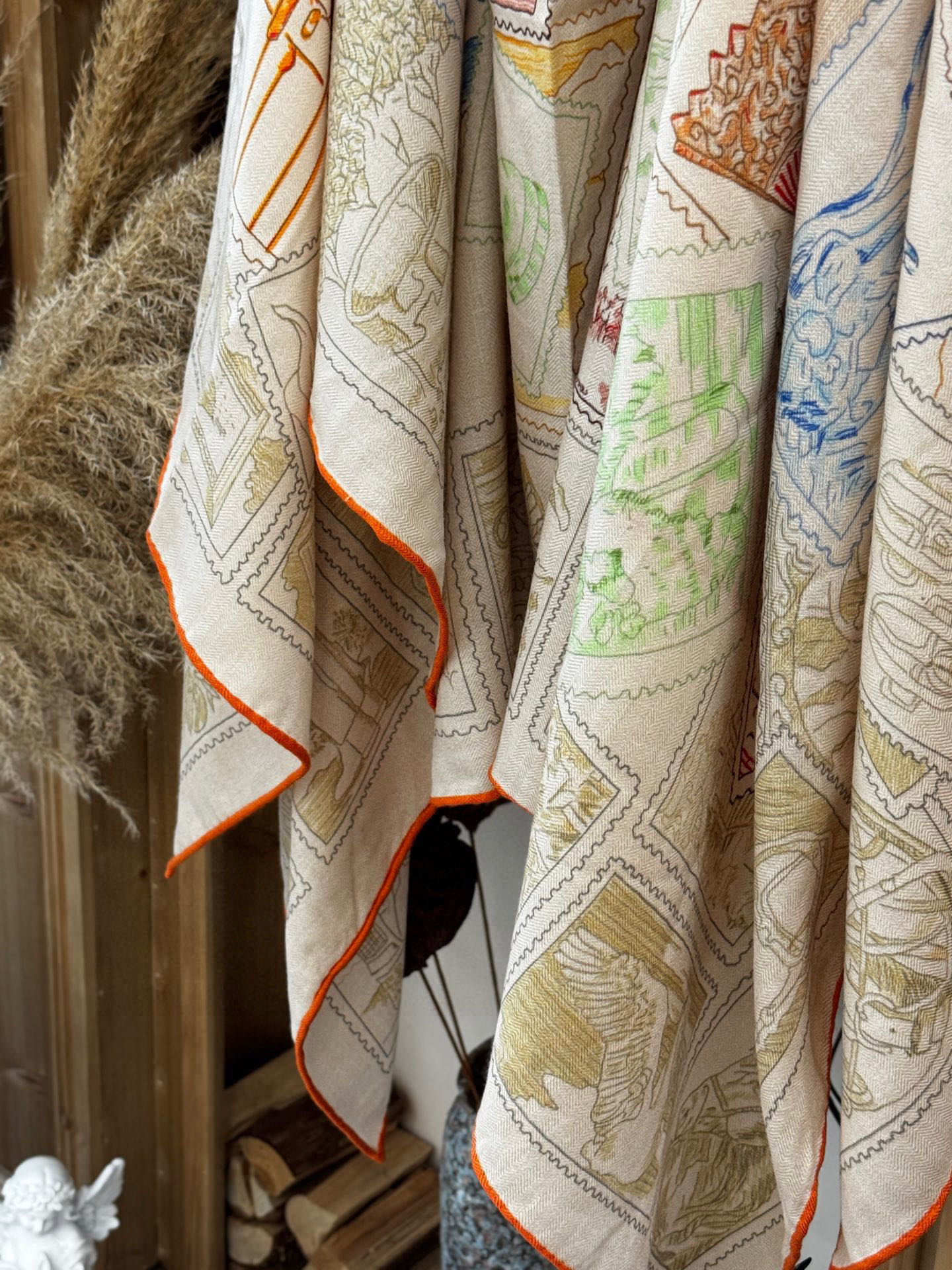 💟2025年秋冬抢先 上新💞【双面同色丝毛方巾】手工卷边山羊绒和真丝混纺披肩（70%山羊绒，30%桑蚕丝