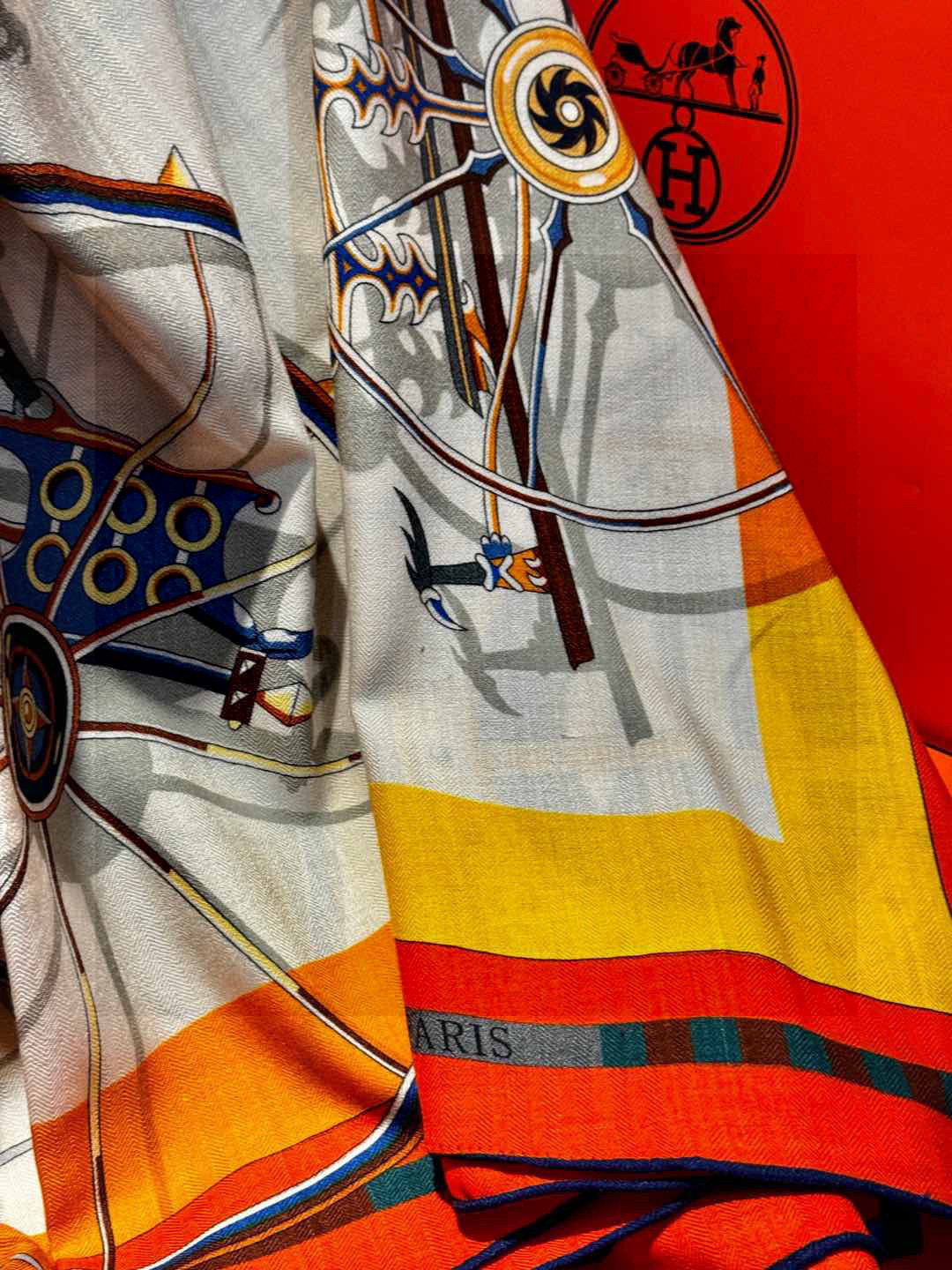 ❄️【双面同色】原单爱马仕140cm丝绒方巾💕 《平衡马车》，没有体验过野村大辅的豪华马车，就不算拥有丰