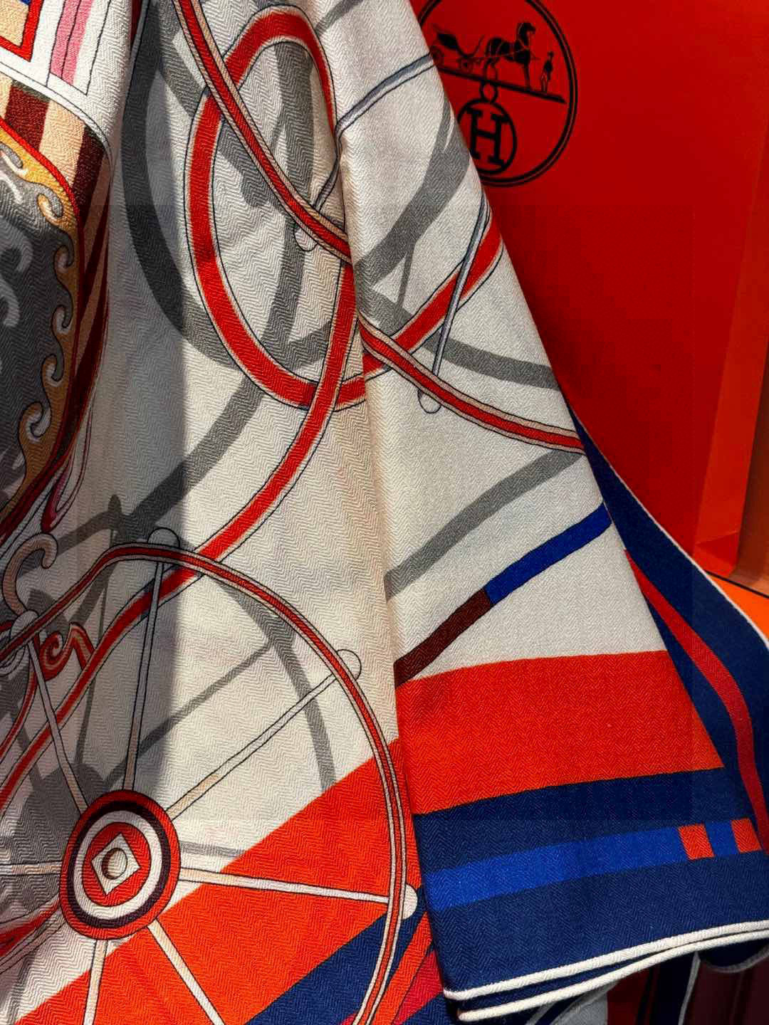 ❄️【双面同色】原单爱马仕140cm丝绒方巾💕 《平衡马车》，没有体验过野村大辅的豪华马车，就不算拥有丰