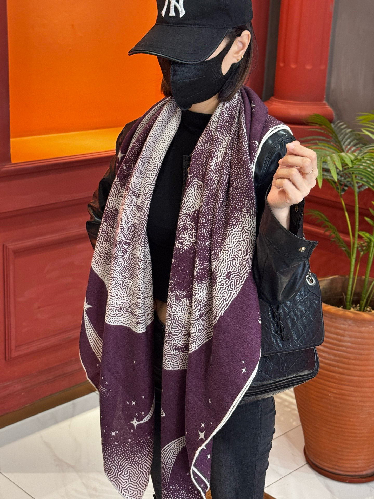 HERMES爱马仕新款|月光飞马Clair de Lune羊绒和真丝披肩，手工卷边(70%羊绒，30%真