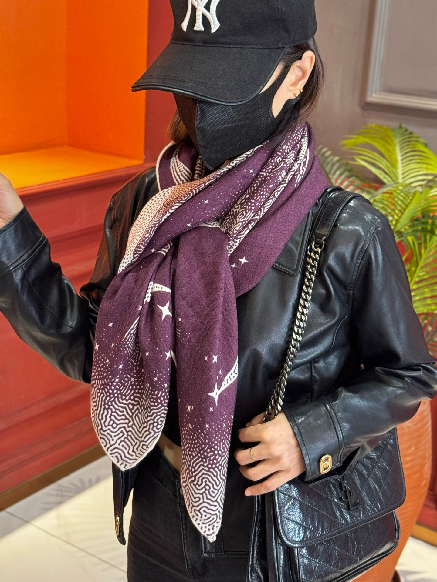 HERMES爱马仕新款|月光飞马Clair de Lune羊绒和真丝披肩，手工卷边(70%羊绒，30%真