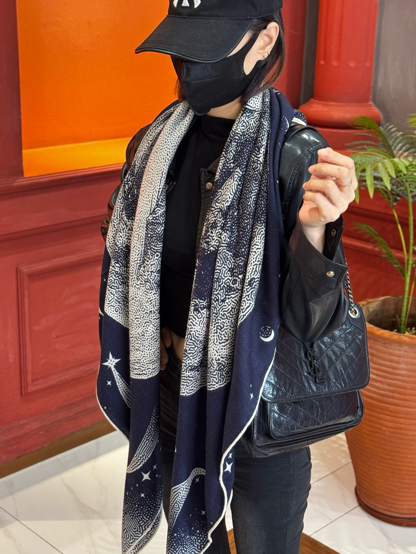 HERMES爱马仕新款|月光飞马Clair de Lune羊绒和真丝披肩，手工卷边(70%羊绒，30%真