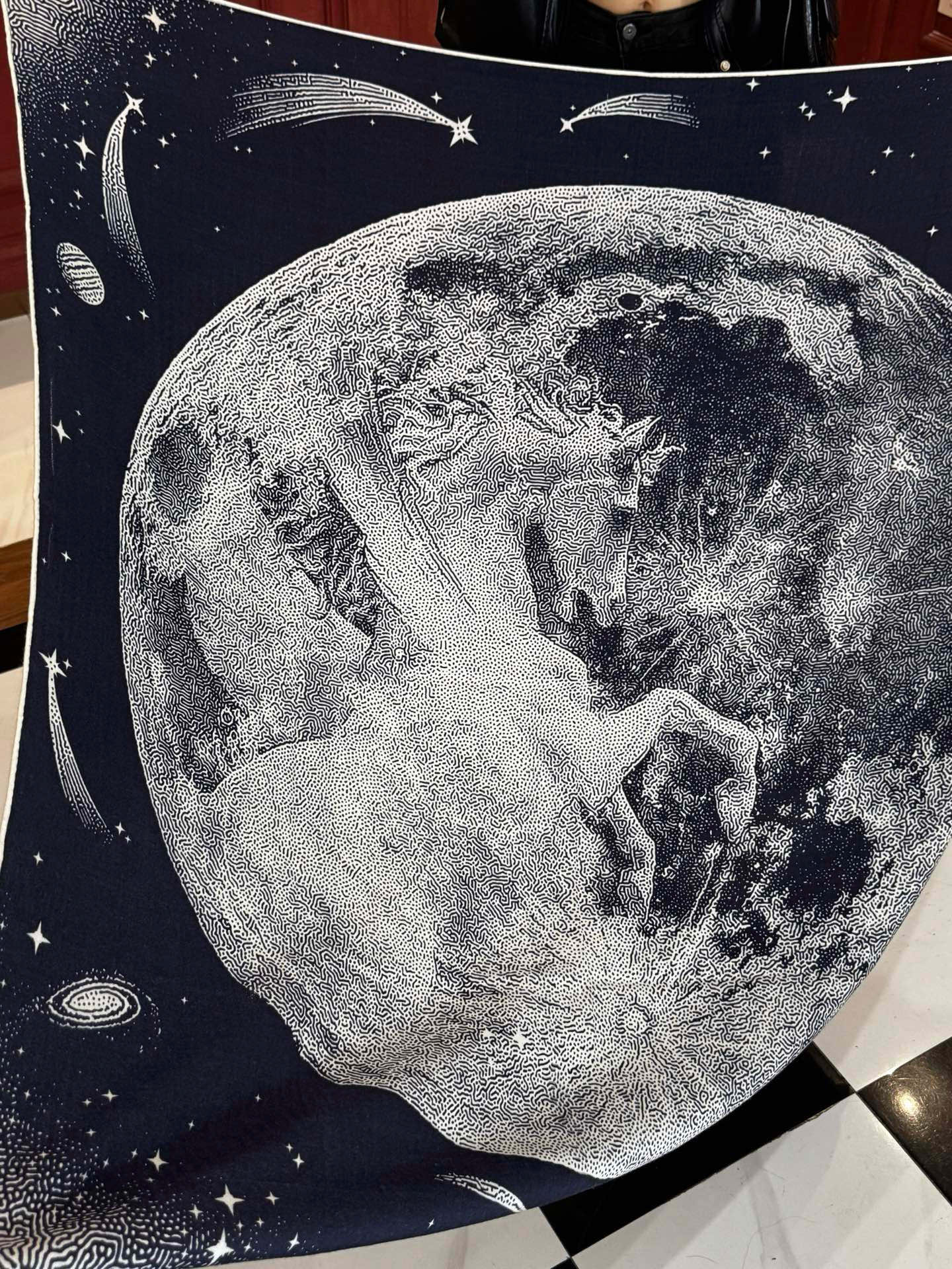 HERMES爱马仕新款|月光飞马Clair de Lune羊绒和真丝披肩，手工卷边(70%羊绒，30%真